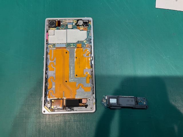 Xperia Z1 タッチ不良による液晶パネル交換修理　スマホ修理工房浦和パルコ店