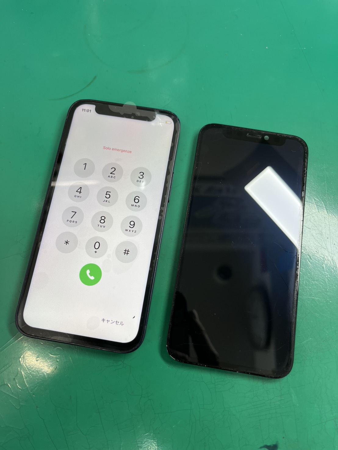 iPhone12mini(アイフォン)画面表示不良につき画面交換【スマホ修理工房大井町店】