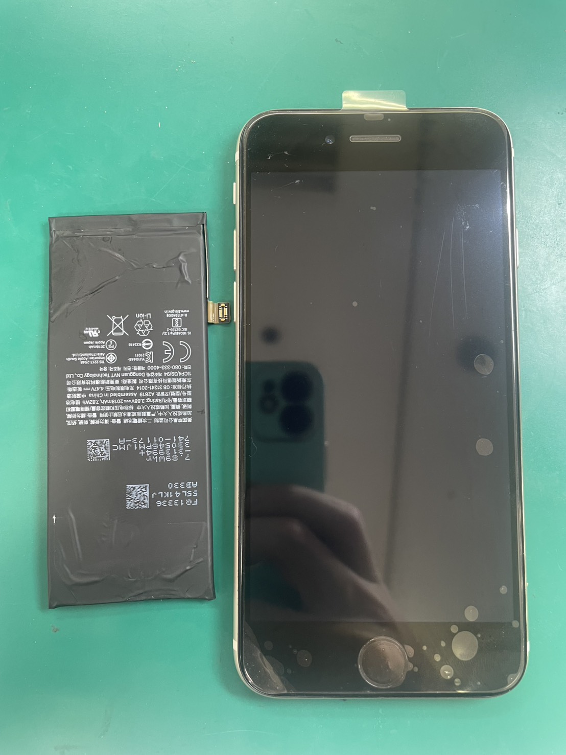 iPhoneSE3のバッテリー交換修理を行いました！【スマホ修理工房三鷹店】