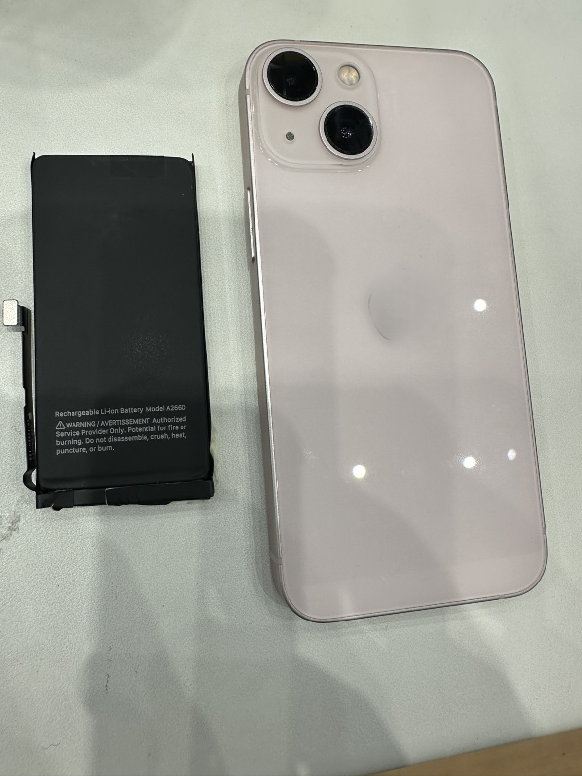 iPhone 12（アイフォン）のバッテリー交換はスマホ修理工房イオンモール福岡店で即日修理可能です！