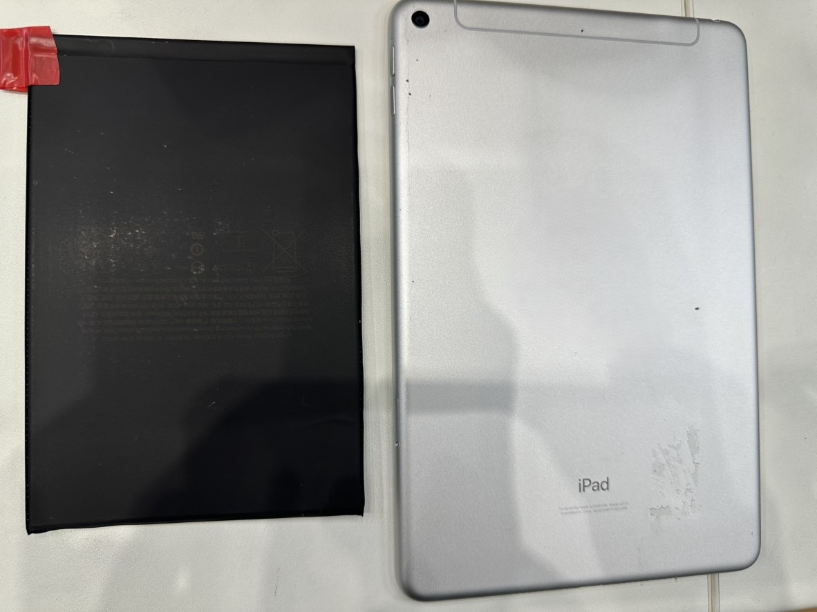 iPadmini5（アイパッド）のバッテリー交換はスマホ修理工房イオンモール福岡店で即日修理可能です！