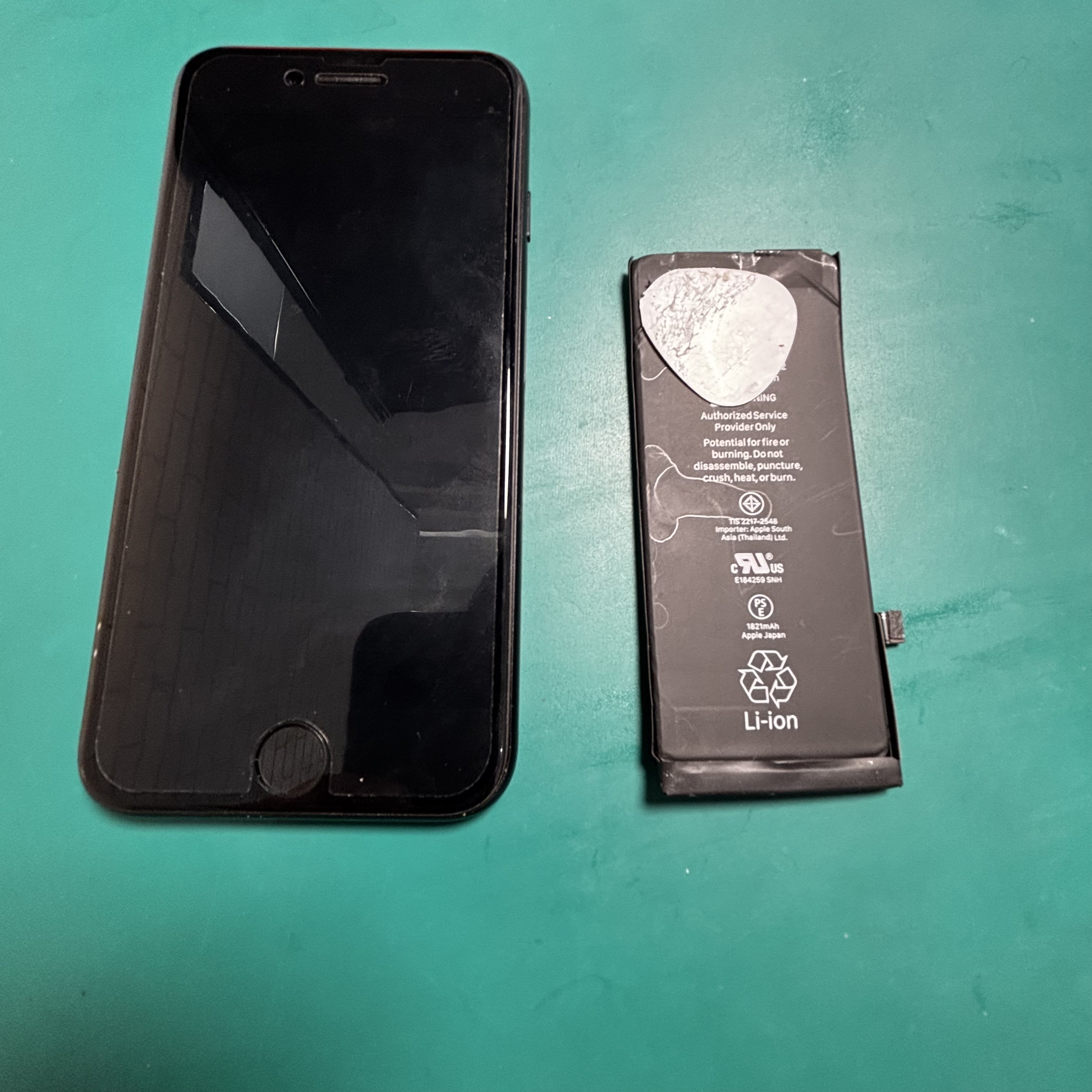 iPhone SE2のバッテリー交換なら、「スマホ修理工房　札幌清田東光ストア真栄店」までご相談ください📱✨