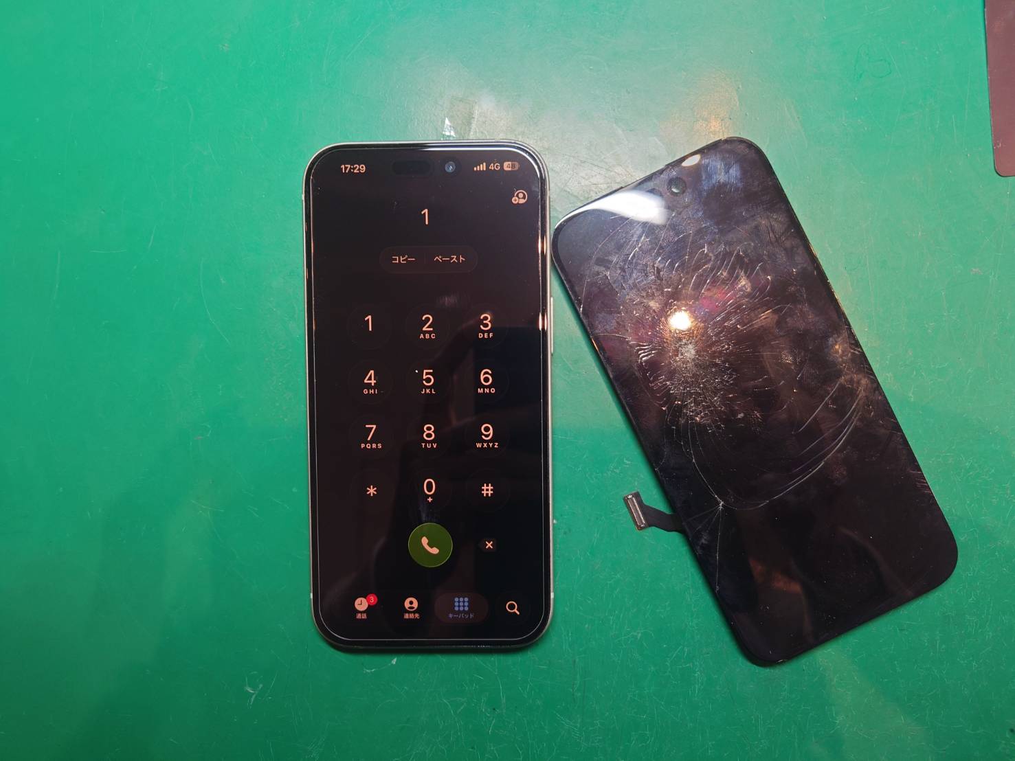 物が当たって液晶漏れが…iPhone 15 画面交換を行いました！！【スマホ修理工房ミーツ国分寺店】