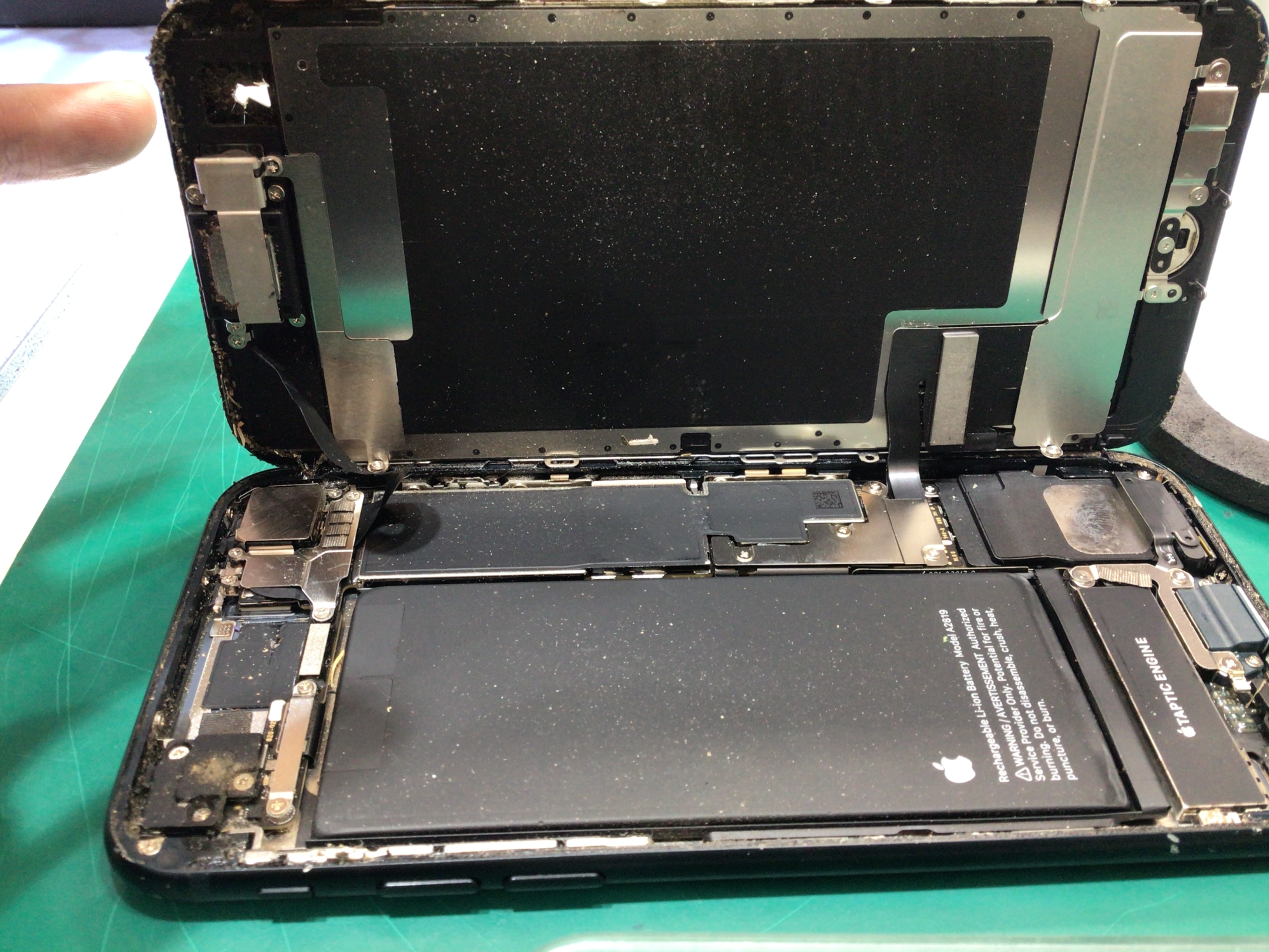 iPhoneSE3バッテリー修理　データをそのまま・最短即日修理のスマホ修理工房 町田店にご相談下さい！