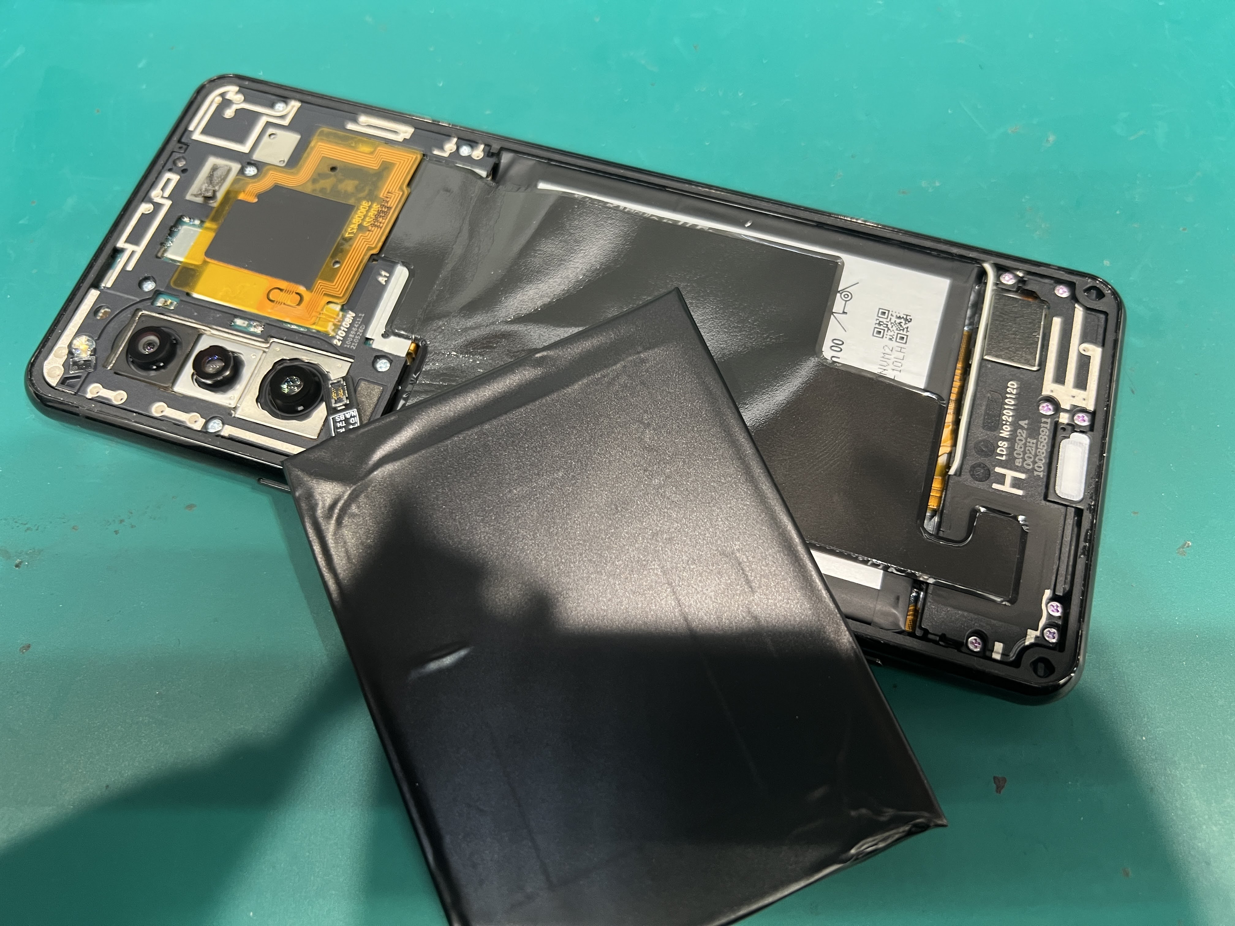 Xperia5Ⅱ（エクスペリア）バッテリーの減りが早い症状を改善！【スマホ修理工房ペリエ千葉店】