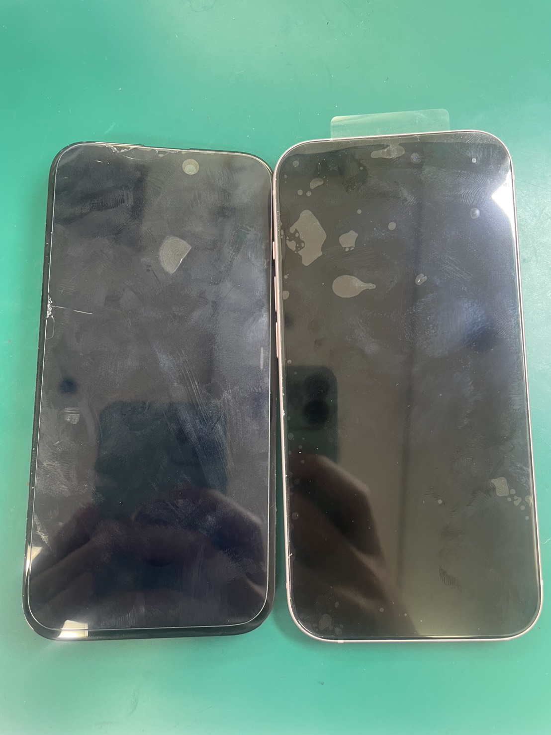 落として画面が映らなくなった…iPhone 15画面交換修理を行いました！【スマホ修理工房三鷹店】