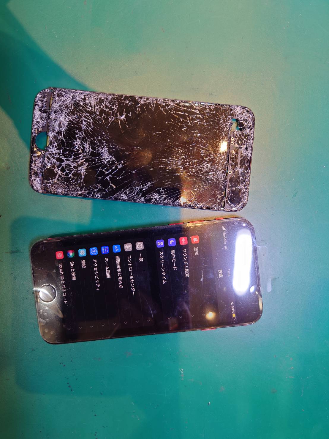 画面が割れて何も表示されない…iPhone SE3 画面交換を行いました