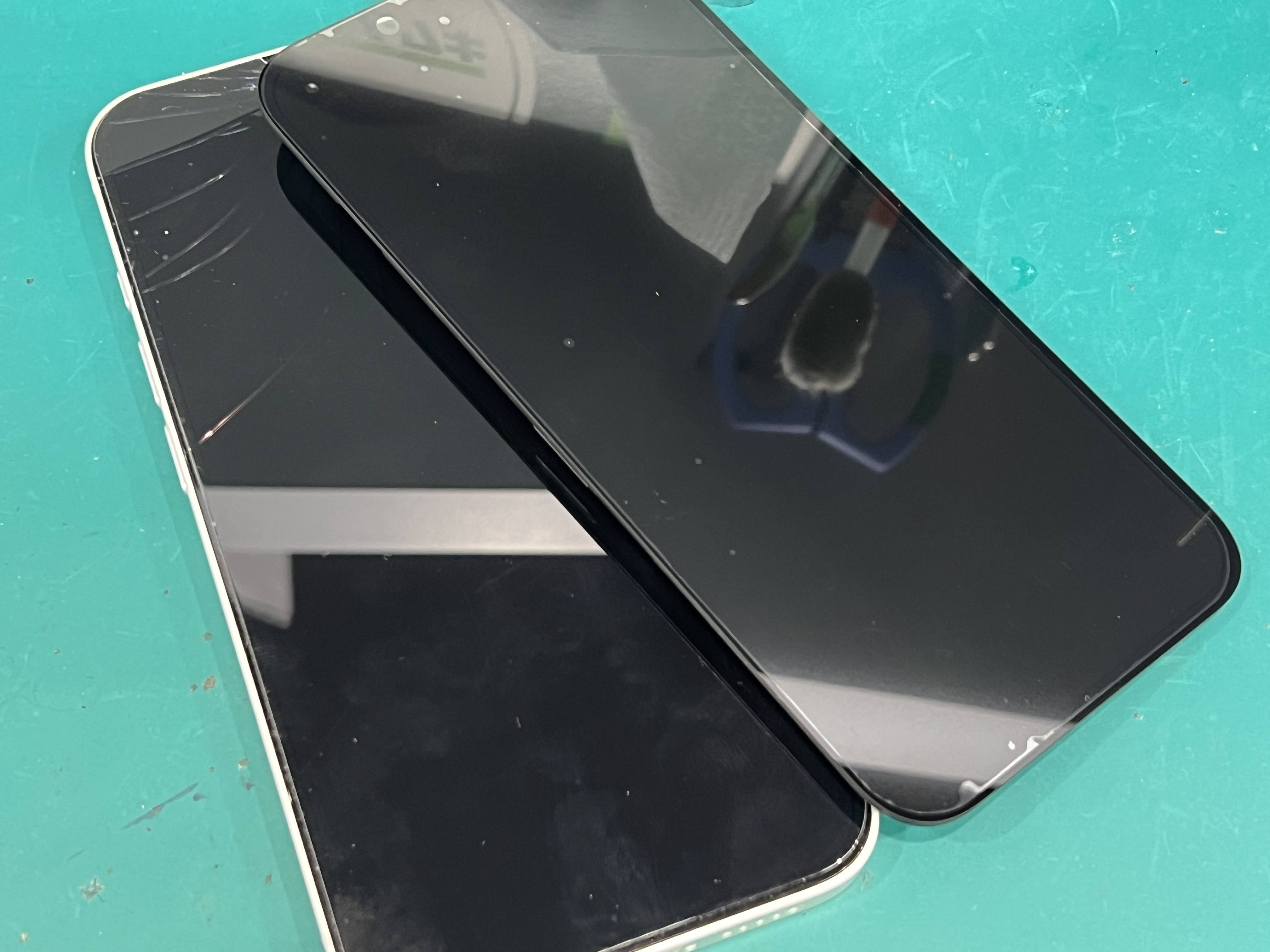 iPhone 16e 画面交換修理（軽度破損） 【修理日記】 | iPhone修理