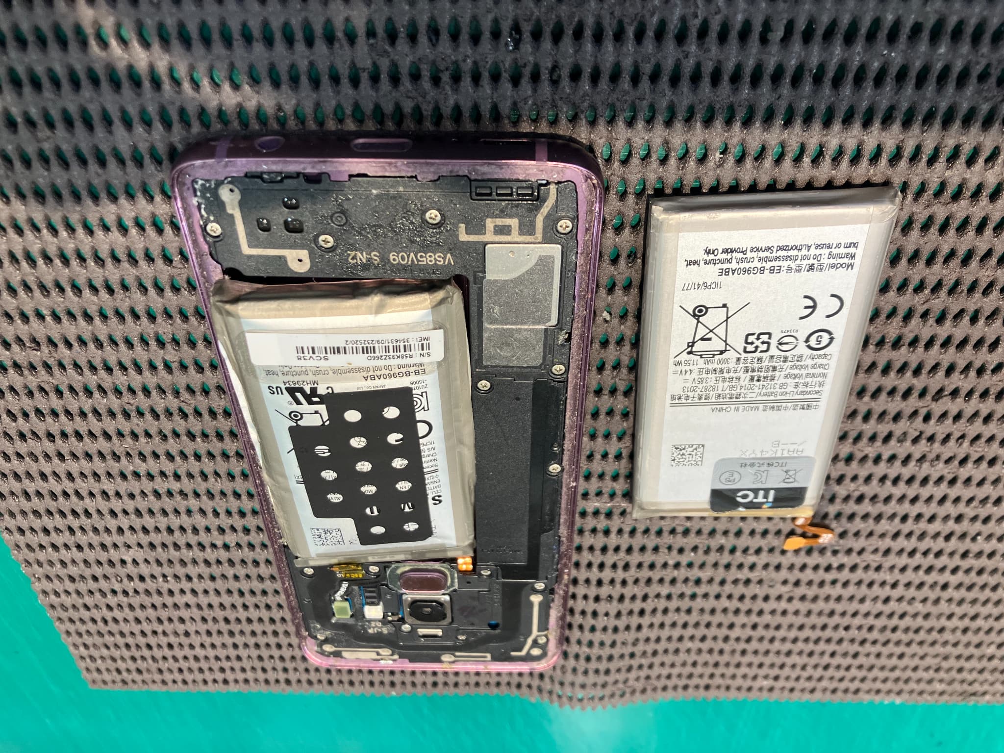 Galaxy S9の膨張してしまったバッテリーを交換修理いたしました！　-スマホ修理工房浦和パルコ店-