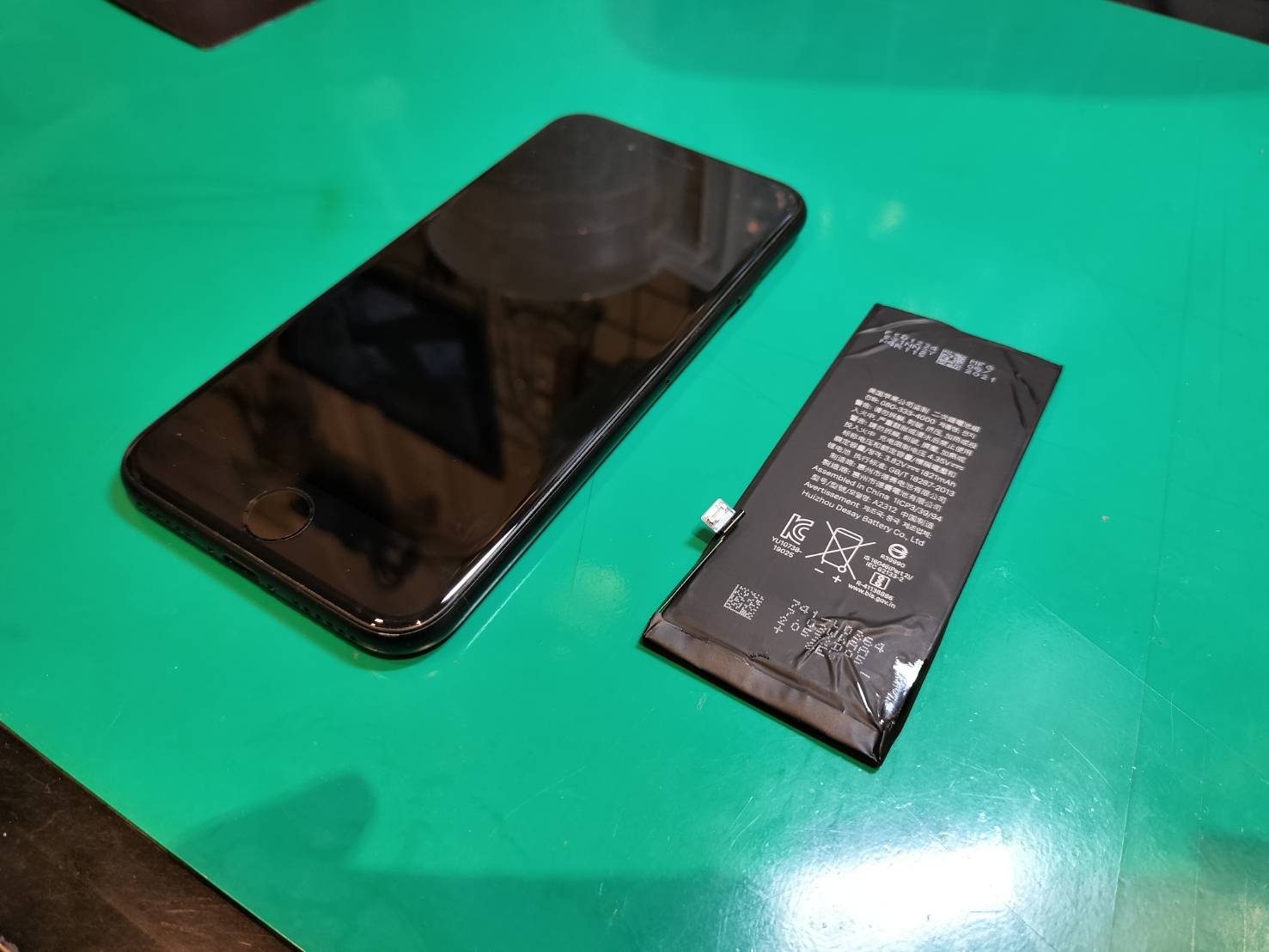 iPhoneSE2のバッテリー劣化！交換でバッテリー長持ち！【スマホ修理工房 調布パルコ店】