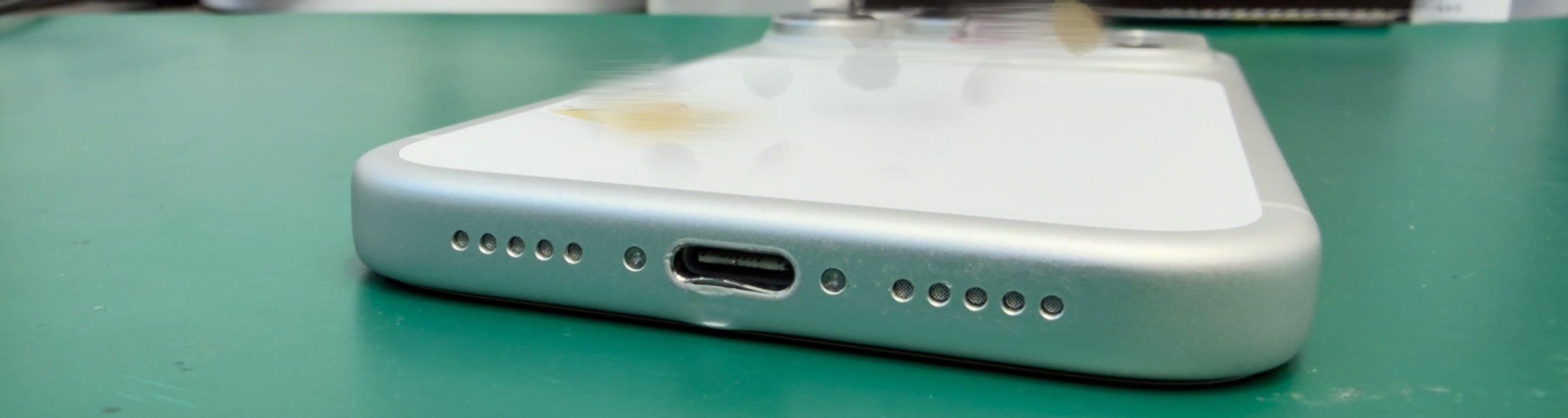 iPhone17Pro（アイフォーン17プロ）フレーム矯正