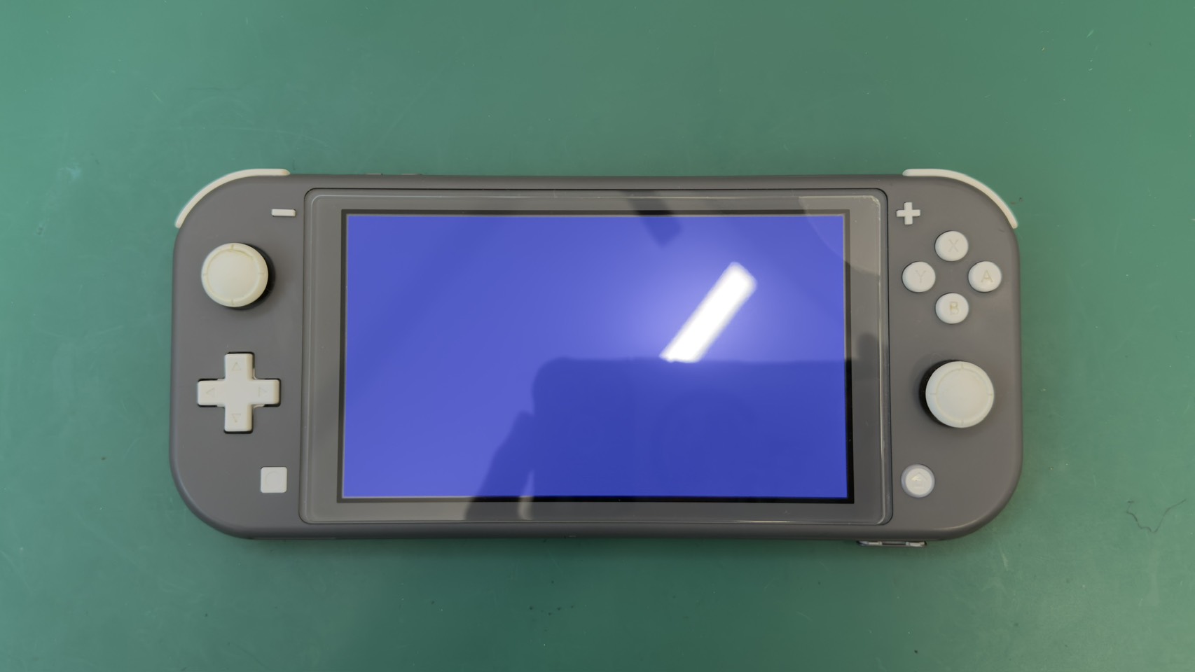 Nintendo switch lite(ニンテンドースイッチライト)ブルースクリーンによる液晶交換【登戸・向ケ丘遊園店】