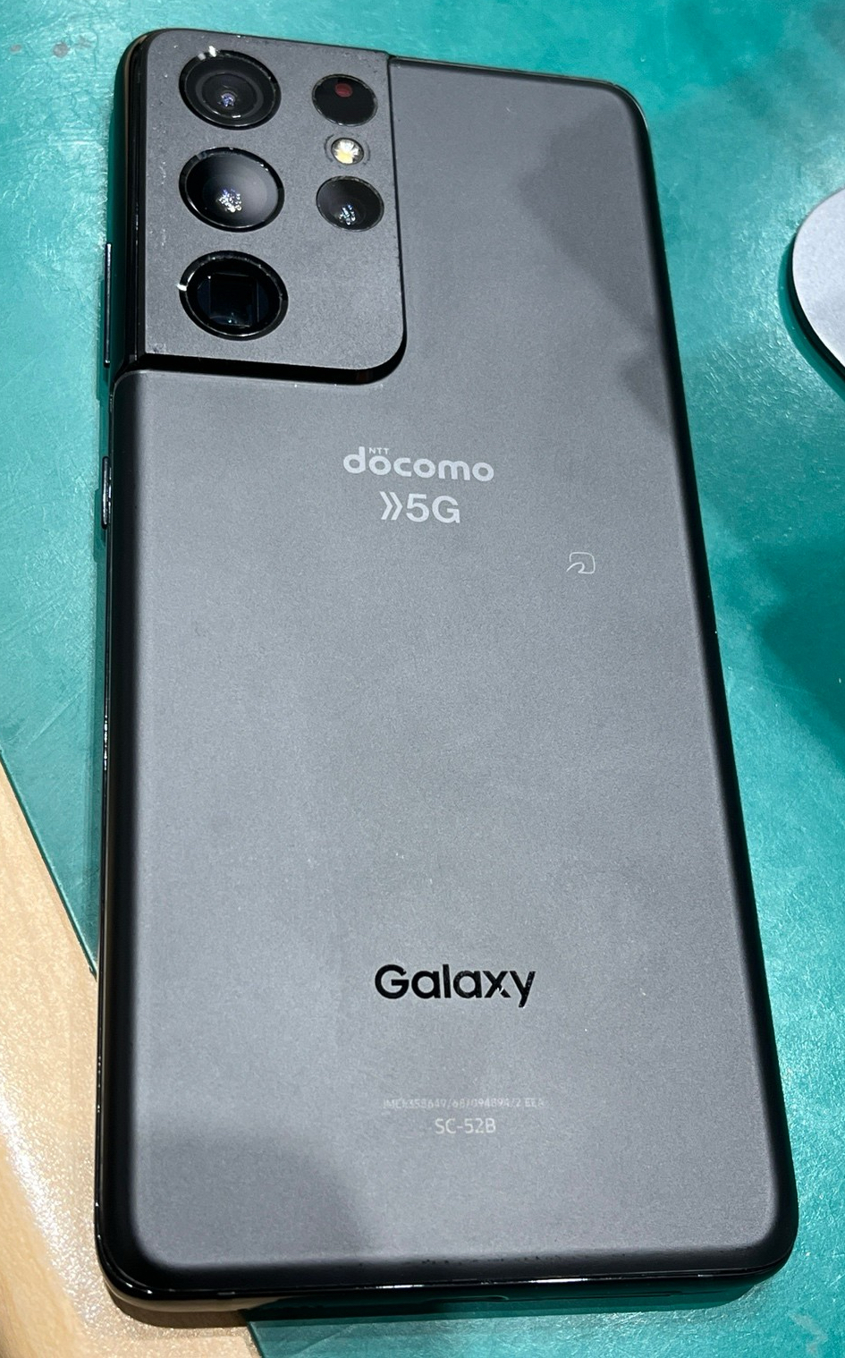 GalaxyS21(ギャラクシー)のバッテリー交換ならデータそのまま、即日修理のスマホ修理工房テラスモール湘南店へ！