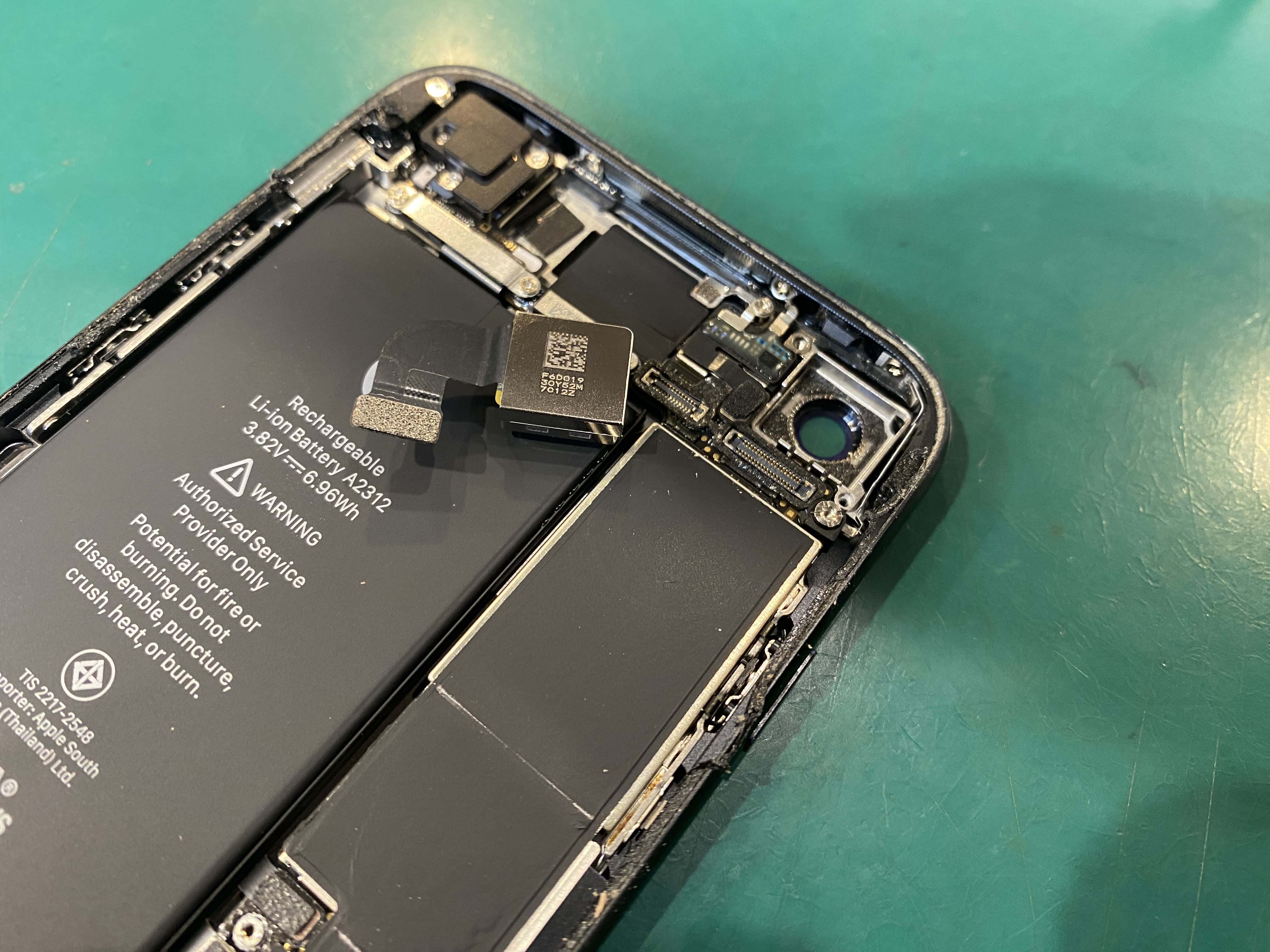 iPhoneSE3（アイフォンSE3）リアカメラが映らない不具合を修理！60分で撮影機能が復旧