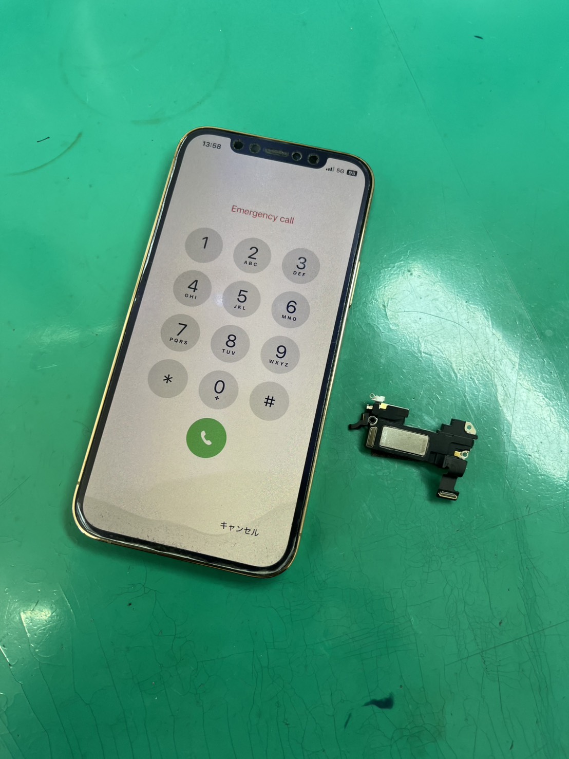 水没でリンゴループ発生。iPhone12Pro(アイフォン)イヤースピーカー交換【スマホ修理工房大井町店】