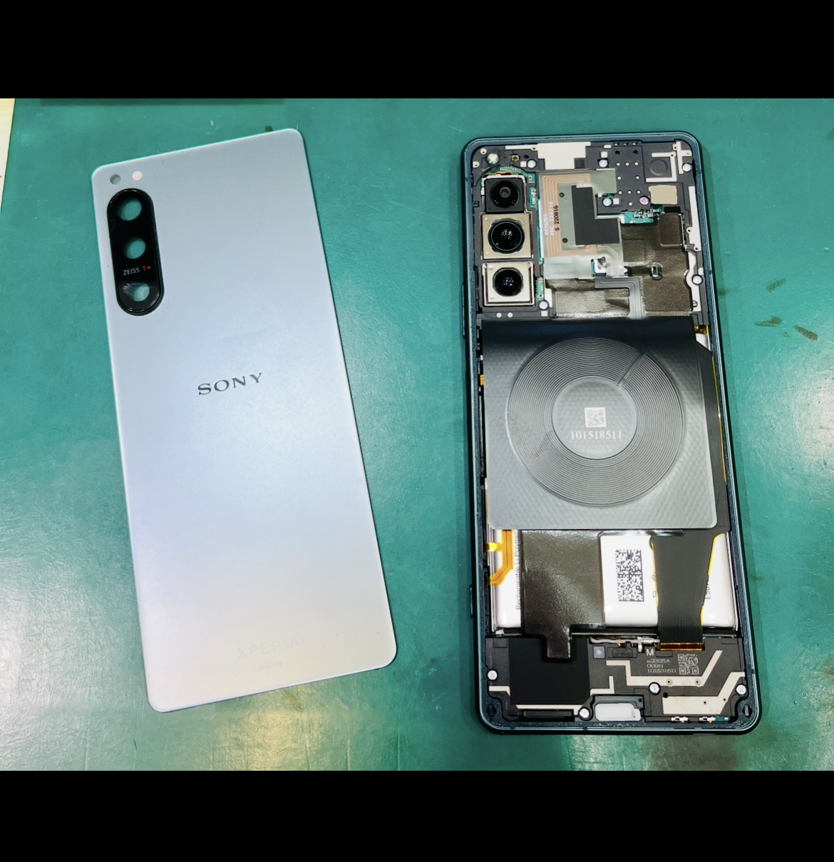 Xperia5Ⅳ(エクスペリア5Ⅳ)のバッテリー交換修理ならデータそのまま、即日修理のスマホ修理工房テラスモール湘南店へ！