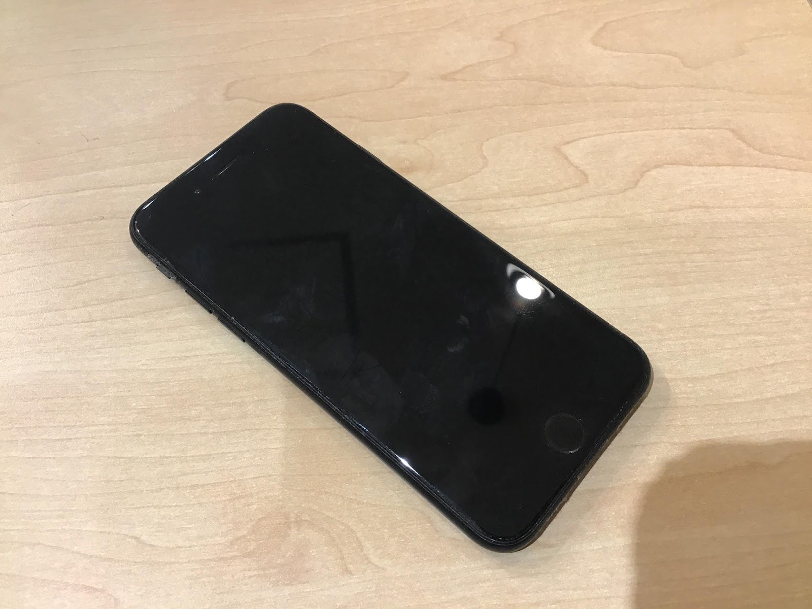 iPhoneSE3のバッテリー持ち、そろそろ悪くなってきていませんか？スマホ修理工房橋本駅店にご相談ください！！