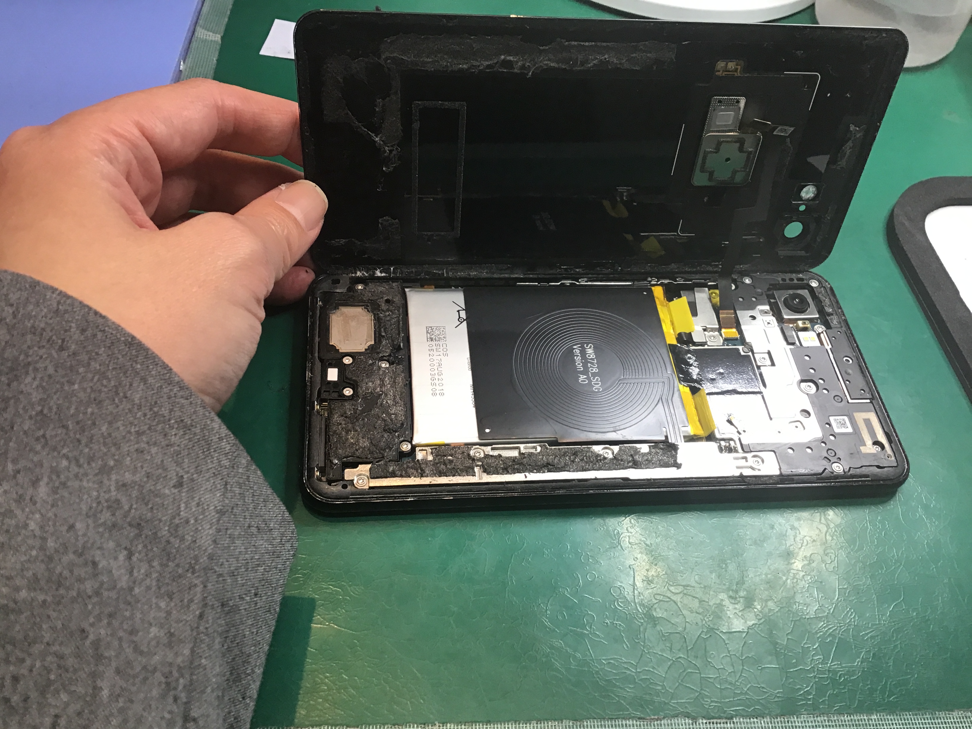 Androidのバッテリー交換は、データそのまま・即日修理のスマホ修理工房京王聖蹟桜ヶ丘ショッピングセンターB館店へ！