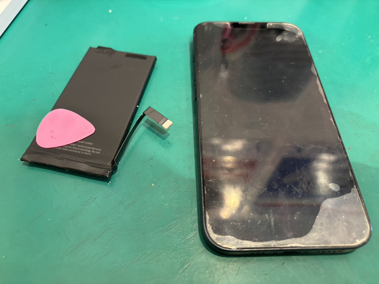 iPhone 14のバッテリー交換修理を対応しました！【スマホ修理工房新百合丘オーパ店】