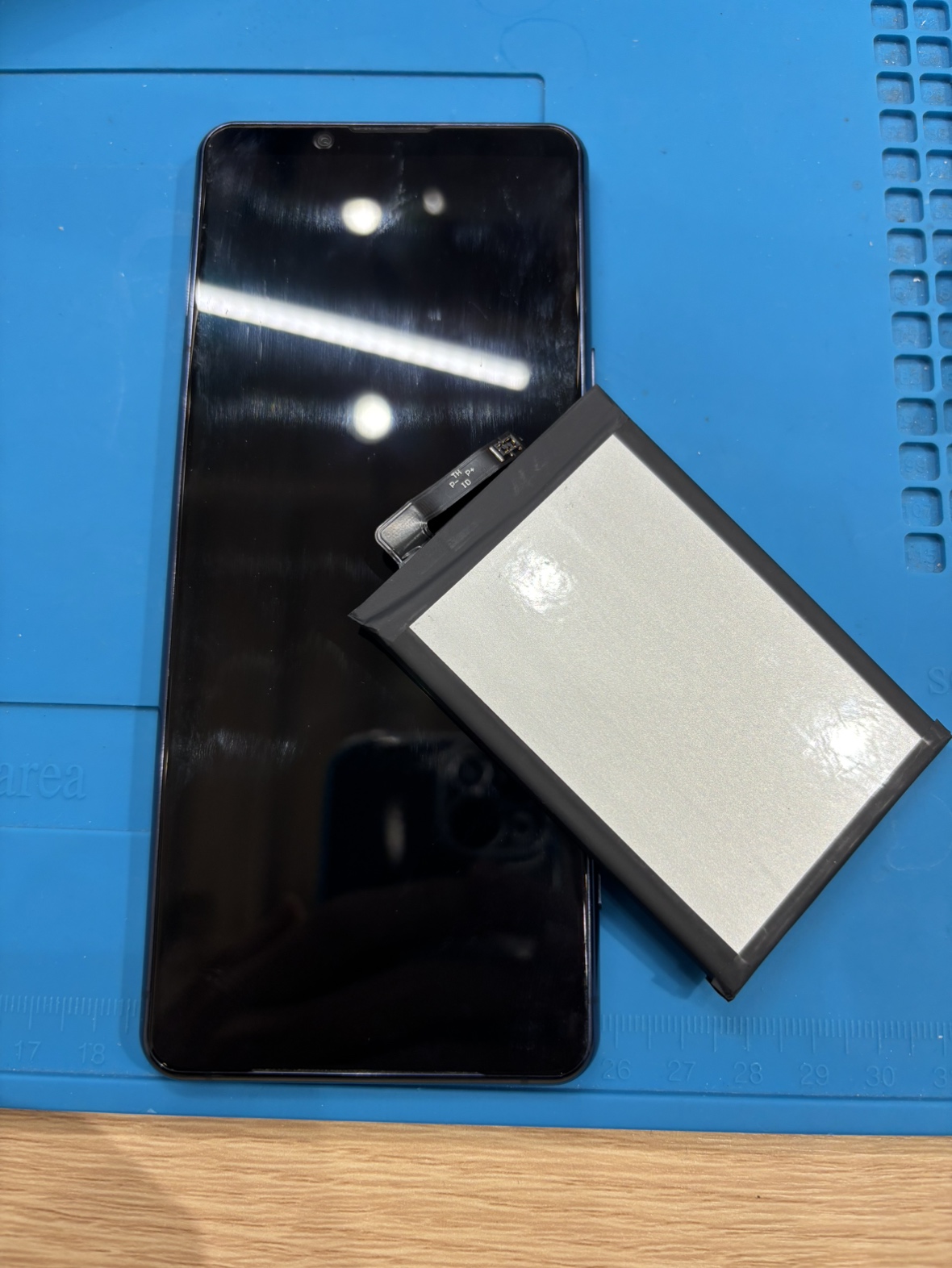 Xperia 5IIの充電の減りが早い！？バッテリー交換なら【スマホ修理工房 池袋P'パルコ本店】にお任せください！