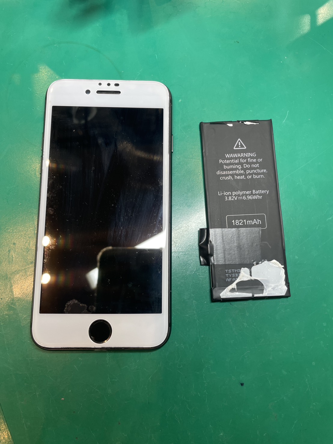 iPhone8のバッテリー交換を行いました！　【スマホ修理工房ミーツ国分寺店】