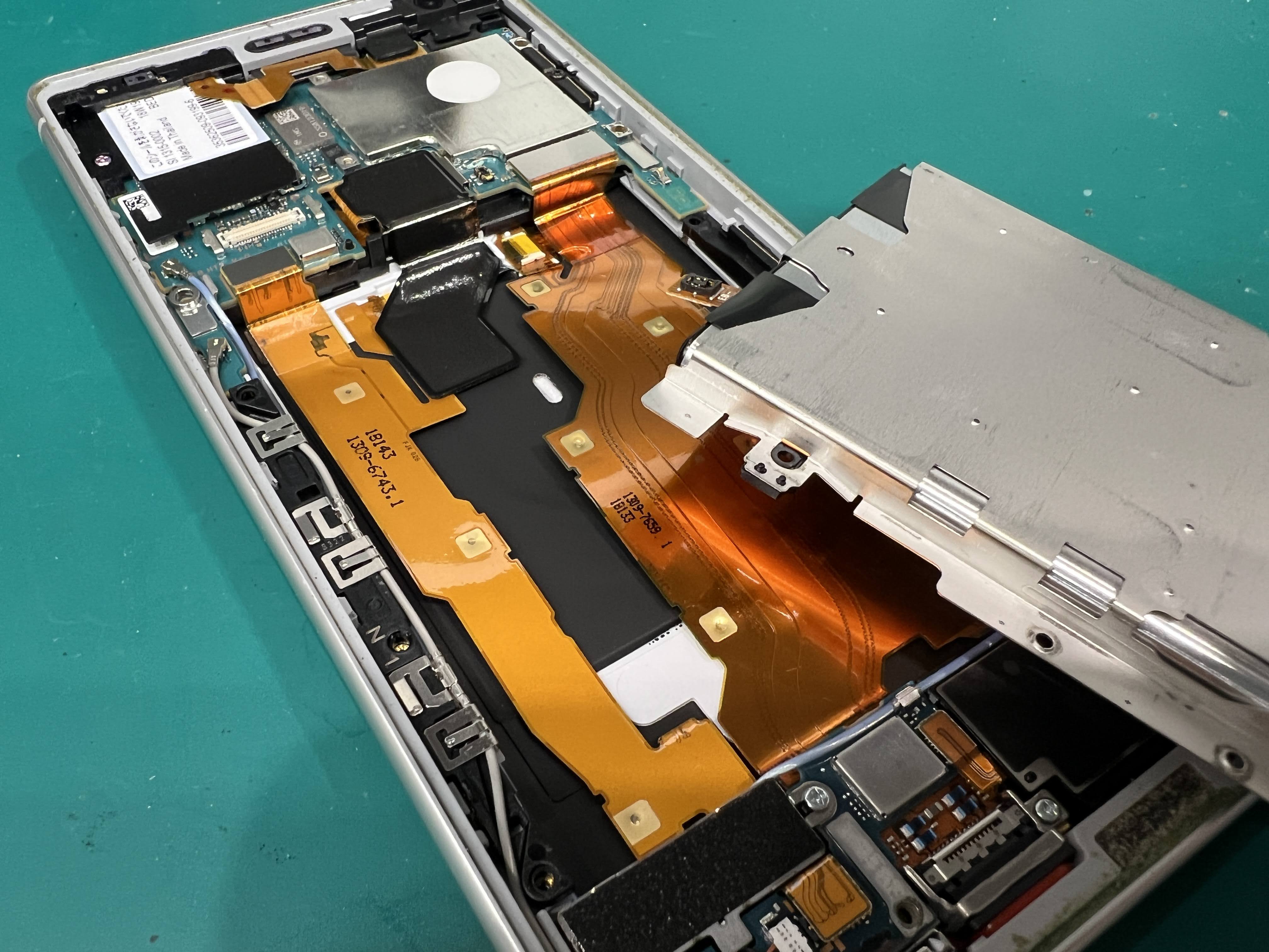 XperiaXZ2の電源が突然落ちるようになった！バッテリー膨張の可能性あり！