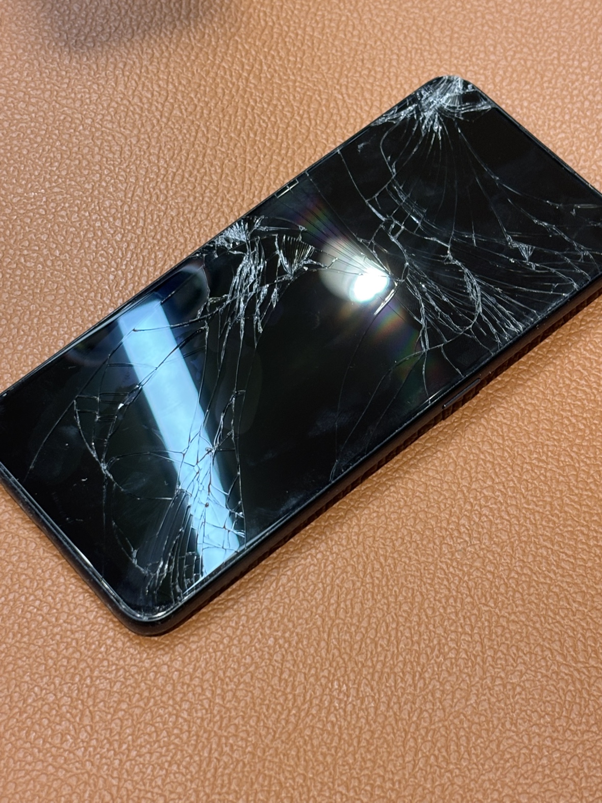 画面がバキバキに割れてしまったXperia10Ⅳ（エクスペリア）画面交換を行いました！