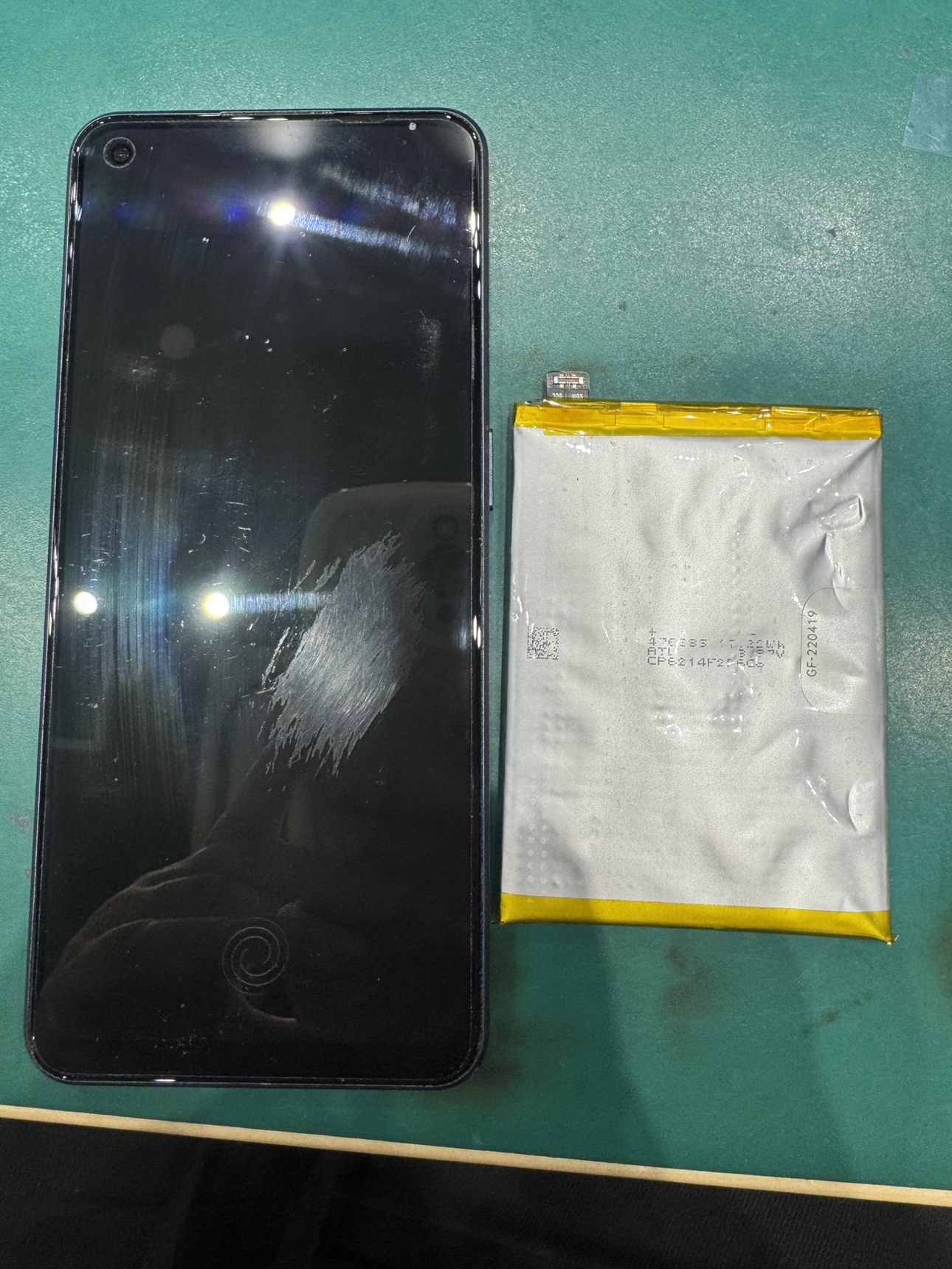 OPPO Reno7 Aのバッテリー交換を行いました! スマホ修理工房テラスモール湘南店