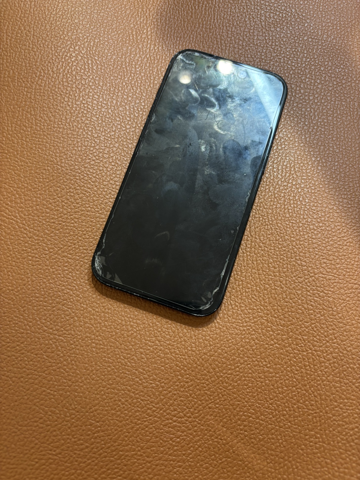 タッチが効かなくなってしまったiPhone15の画面交換修理を承りました！