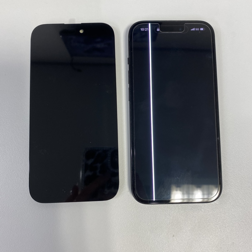 iPhone15パネル交換（アイフォン）