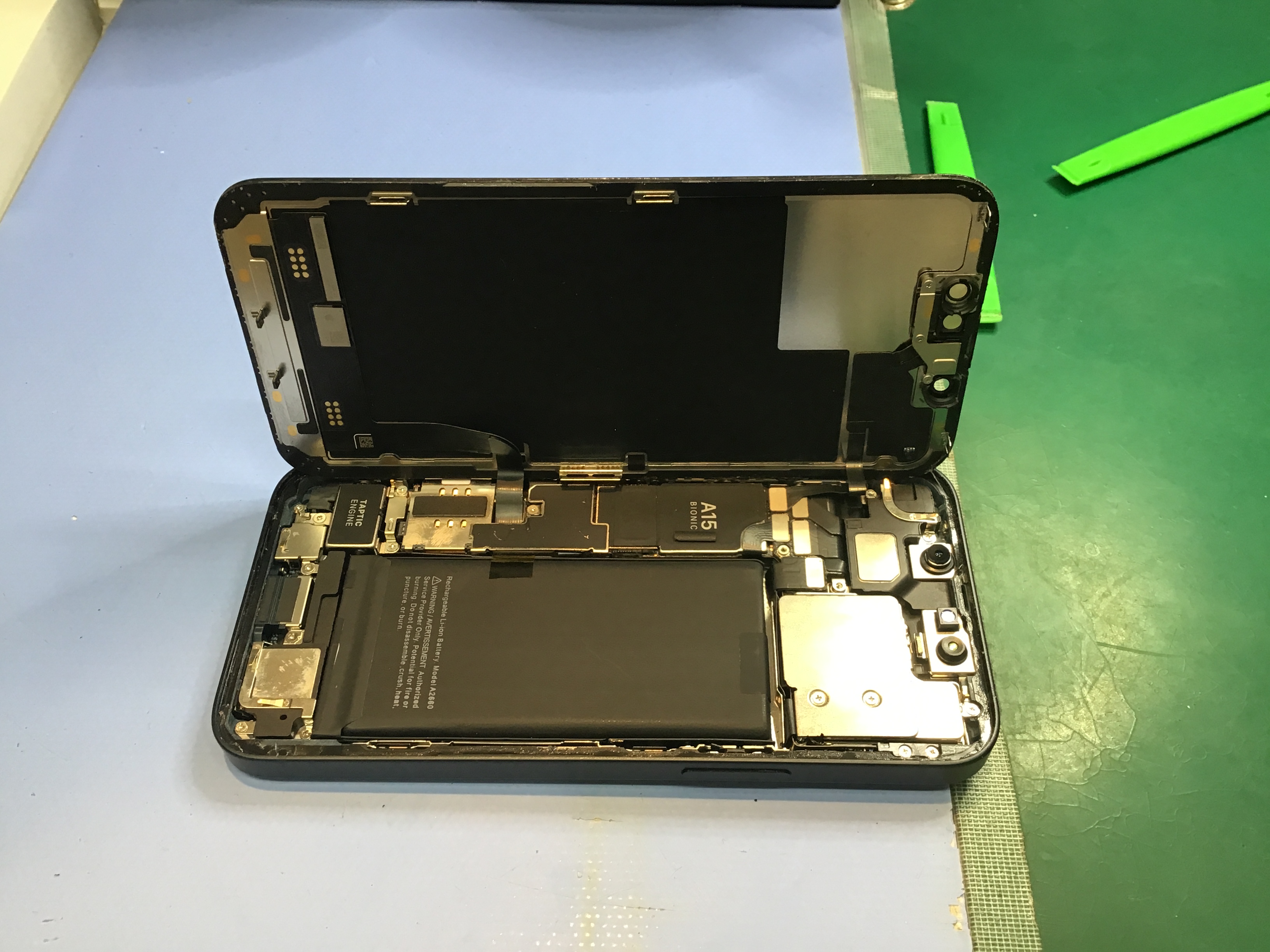 iPhone12のバッテリー交換は、データそのまま・即日修理のスマホ修理工房京王聖蹟桜ヶ丘ショッピングセンターB館店へ！