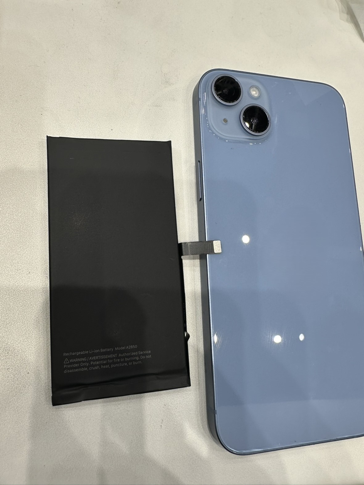 iPhone 14Plus（アイフォン）のバッテリー交換はスマホ修理工房イオンモール福岡店で即日修理可能です！