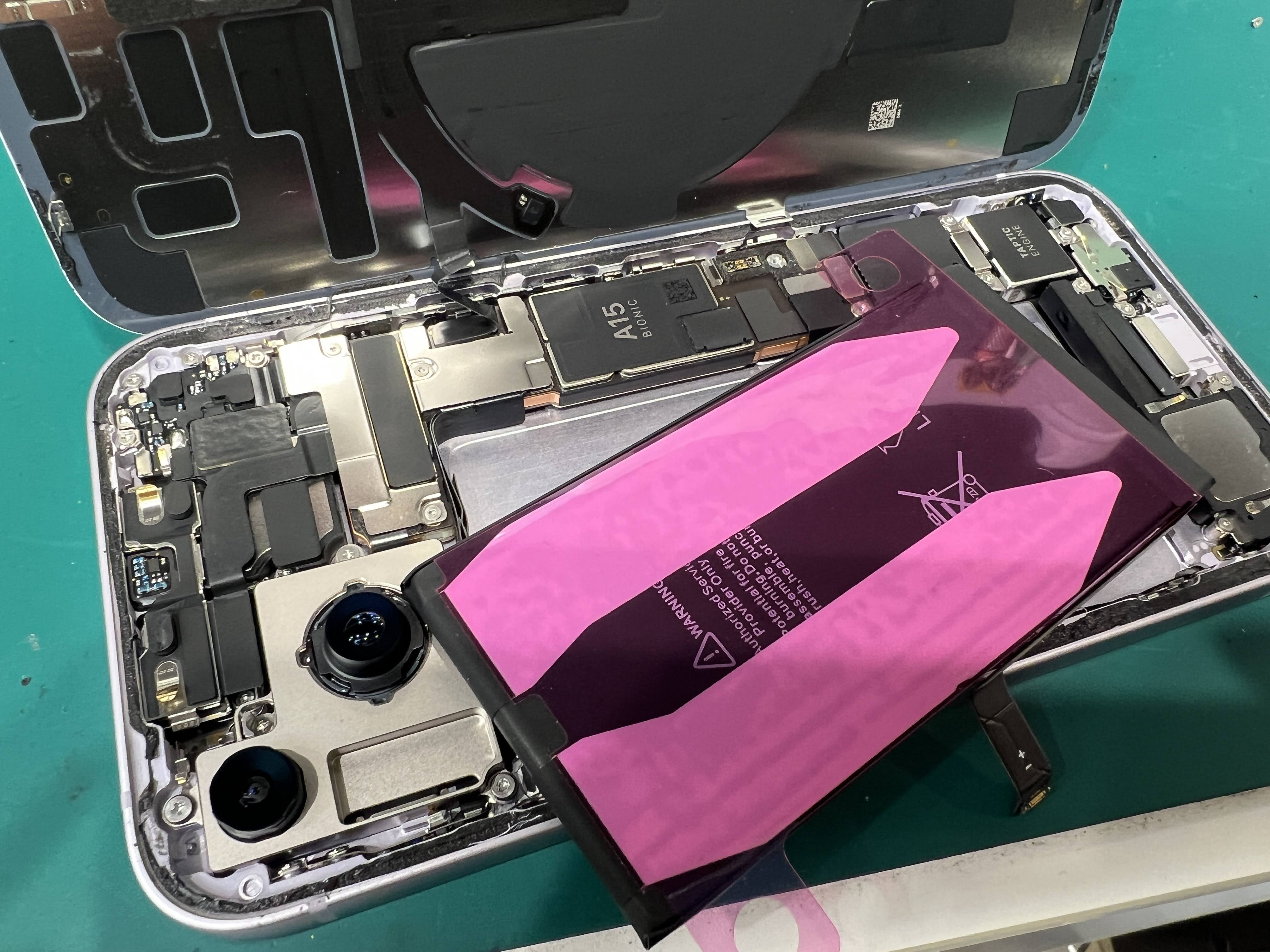 iPhone14 バッテリーが一日持たなくなった！