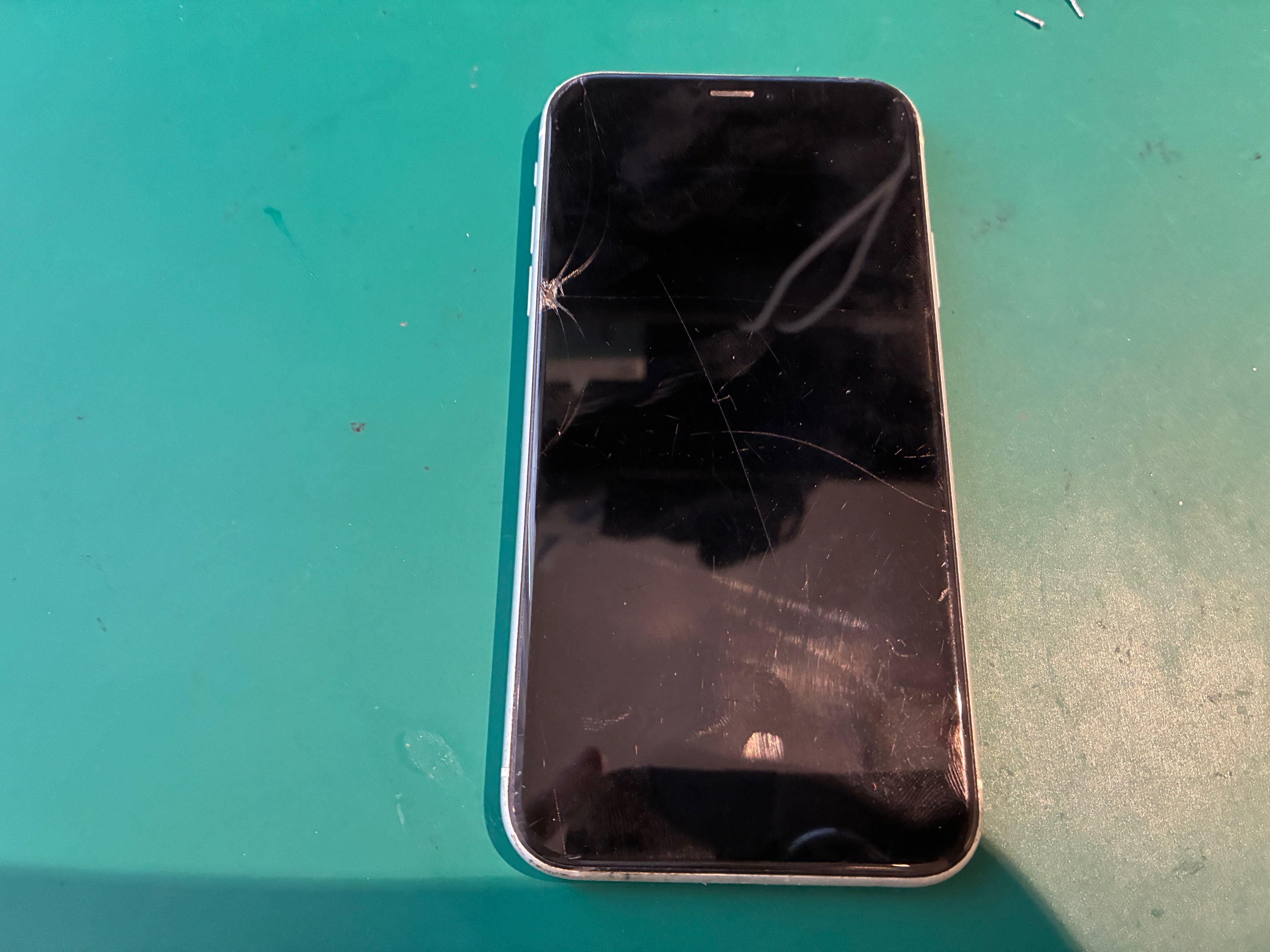 奈良県からお越しのお客様よりiPhoneXRの画面交換をご依頼いただきました！