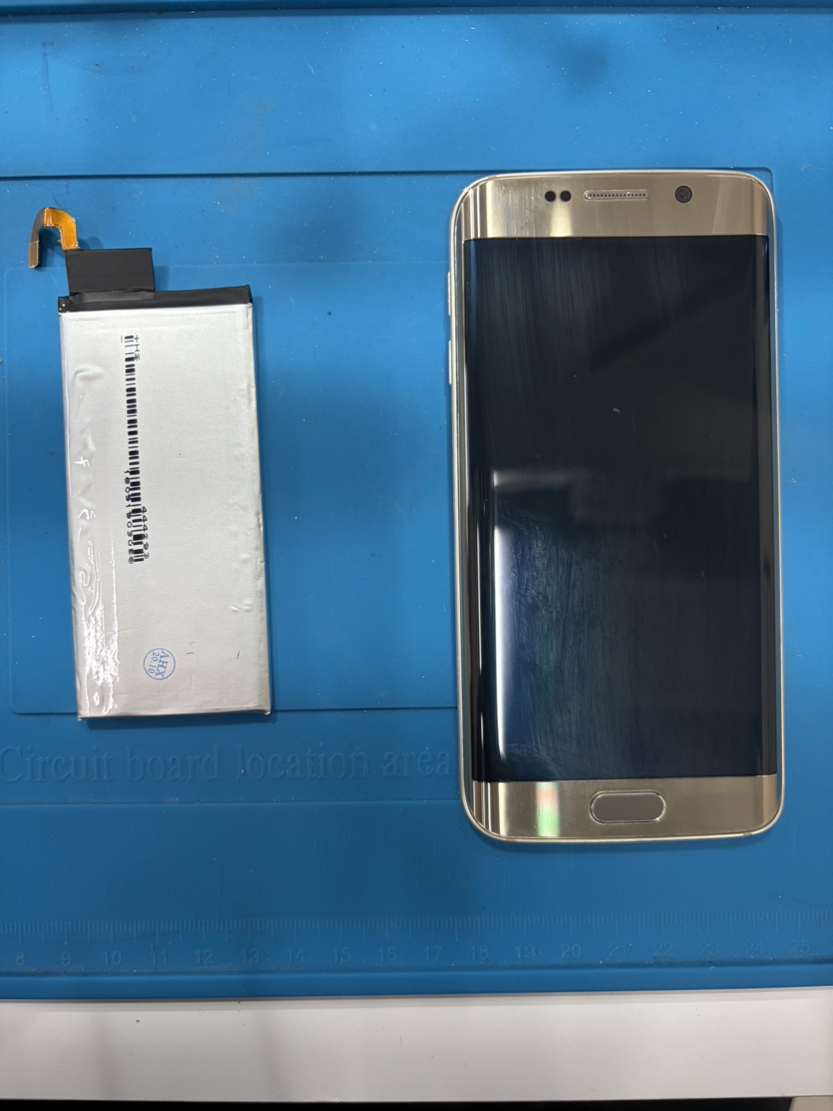 Galaxy S6 edgeのバッテリー交換も行っております。【スマホ修理工房 池袋P'パルコ本店】