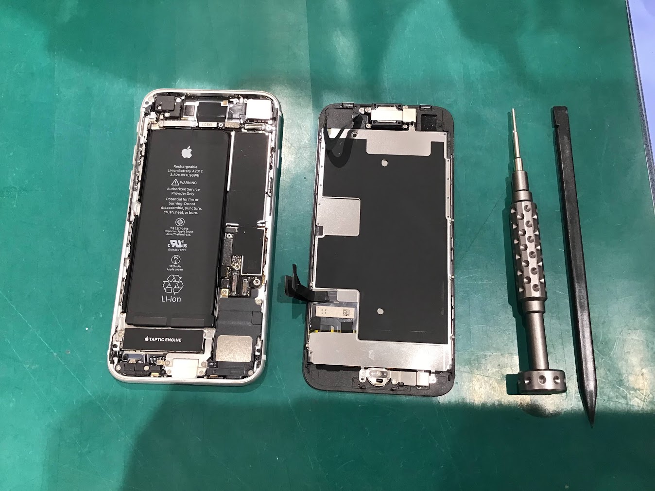 iPhoneSE2の修理を承りました！【スマホ修理工房丸井錦糸町店】