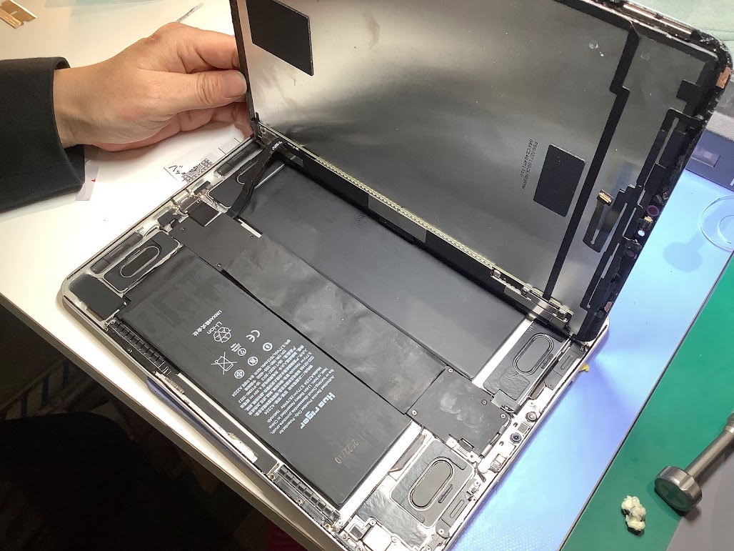 iPadの修理ならデータをそのまま・最短即日修理のスマホ修理工房秋津店へ