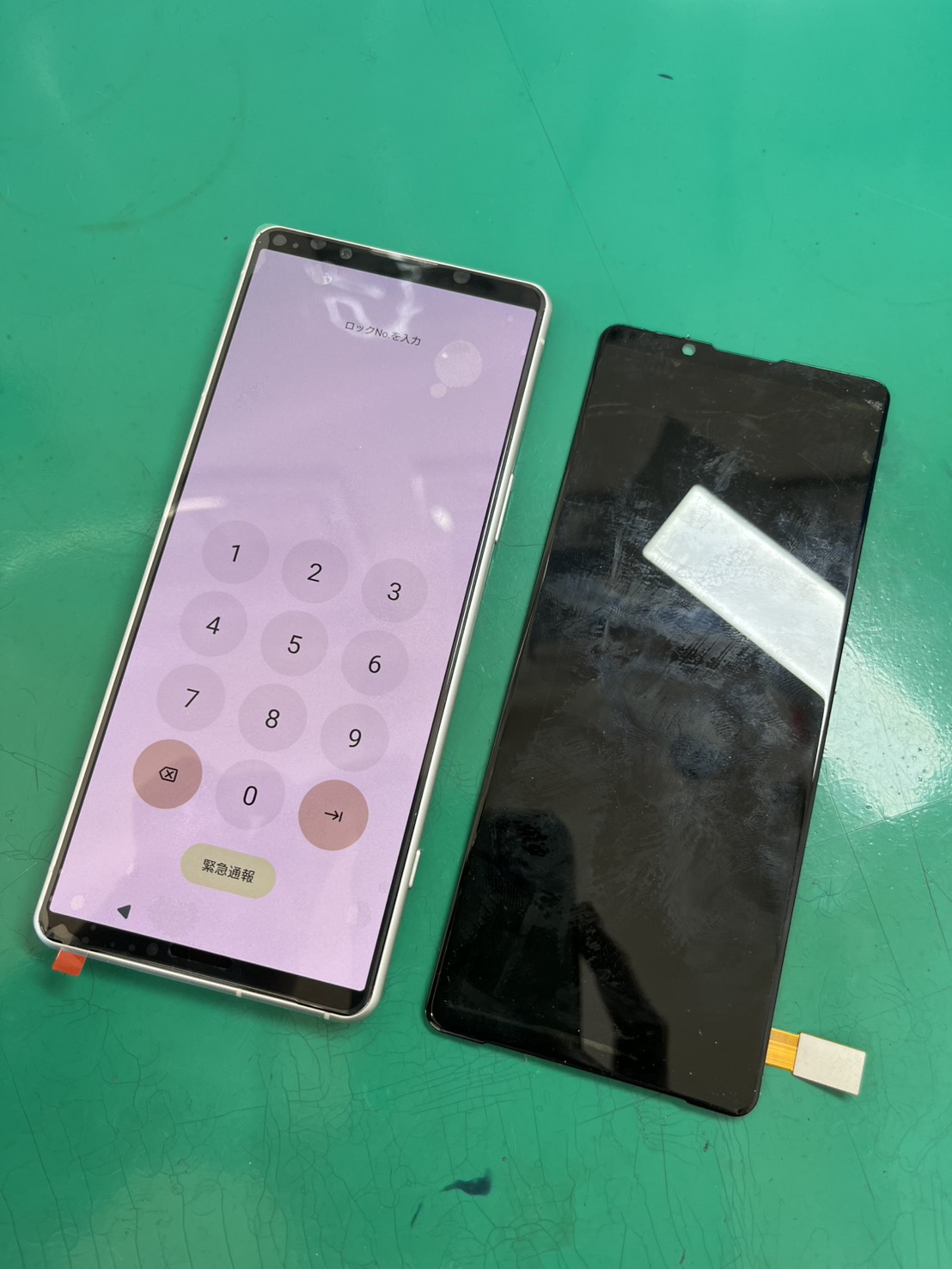Xperia5Ⅳ(エクスペリア)緑の縦線の表示不良発生につき、画面交換【スマホ修理工房大井町店】