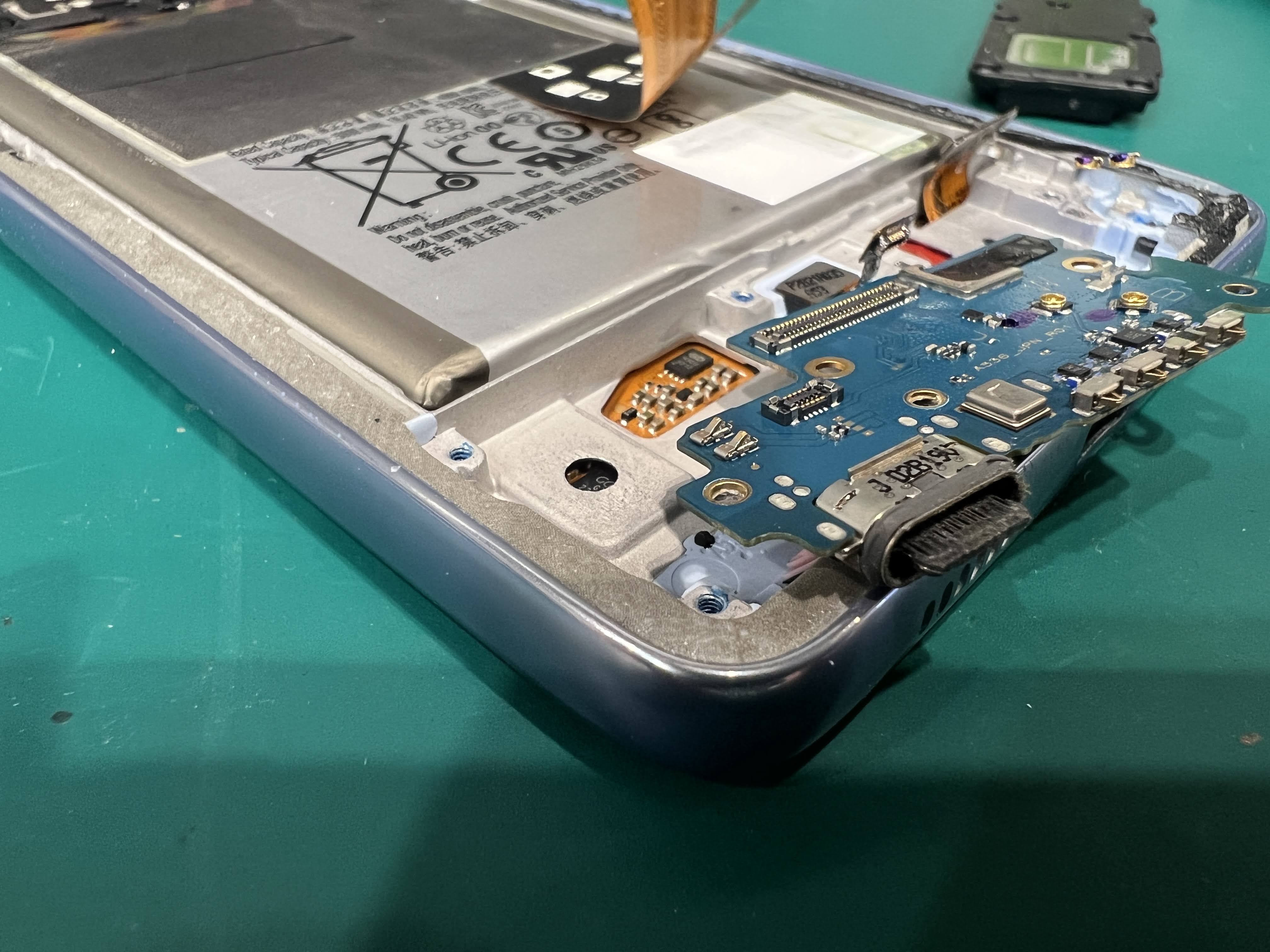 Galaxy A53 充電時に「水分が検出されました」と表示され充電不可の修理対応いたしました！