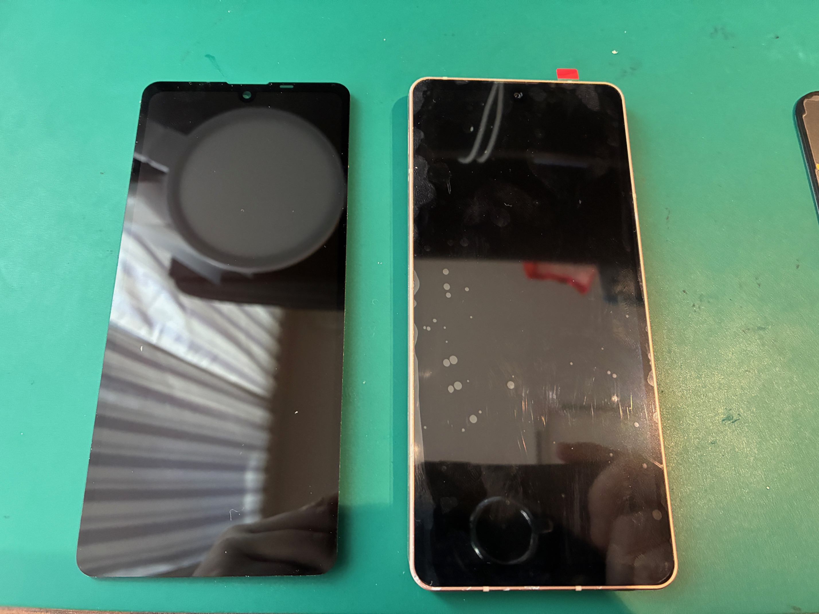 神戸市からお越しのお客様よりAQUOS sense6の画面交換をご依頼いただきました！