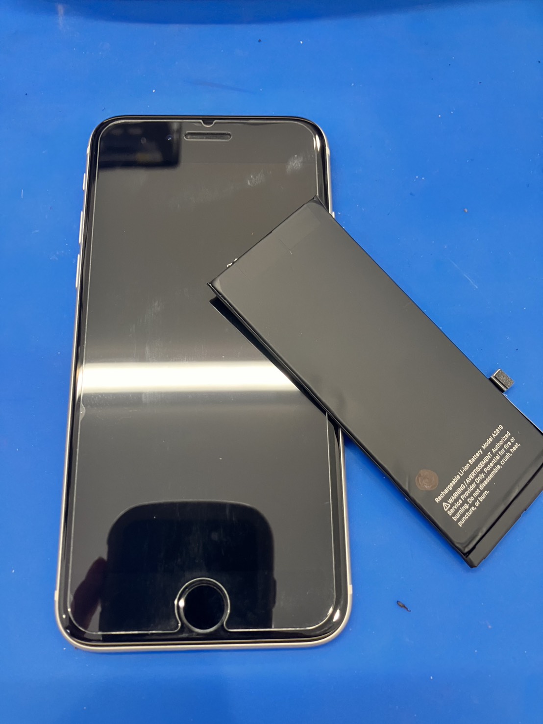 iPhoneSE3のバッテリー交換を行いました！　-スマホ修理工房和光駅前店-