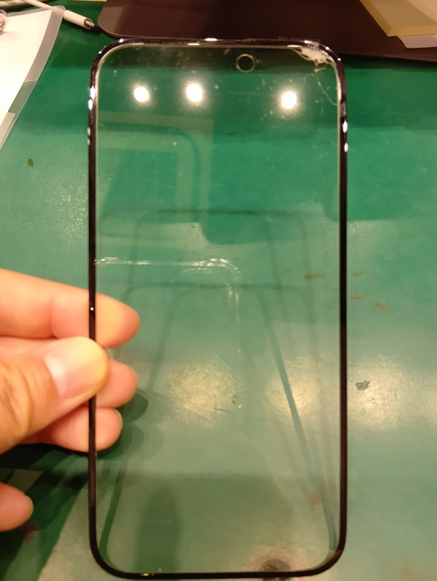 【iPhone15】落として画面が割れちゃったと思ったら