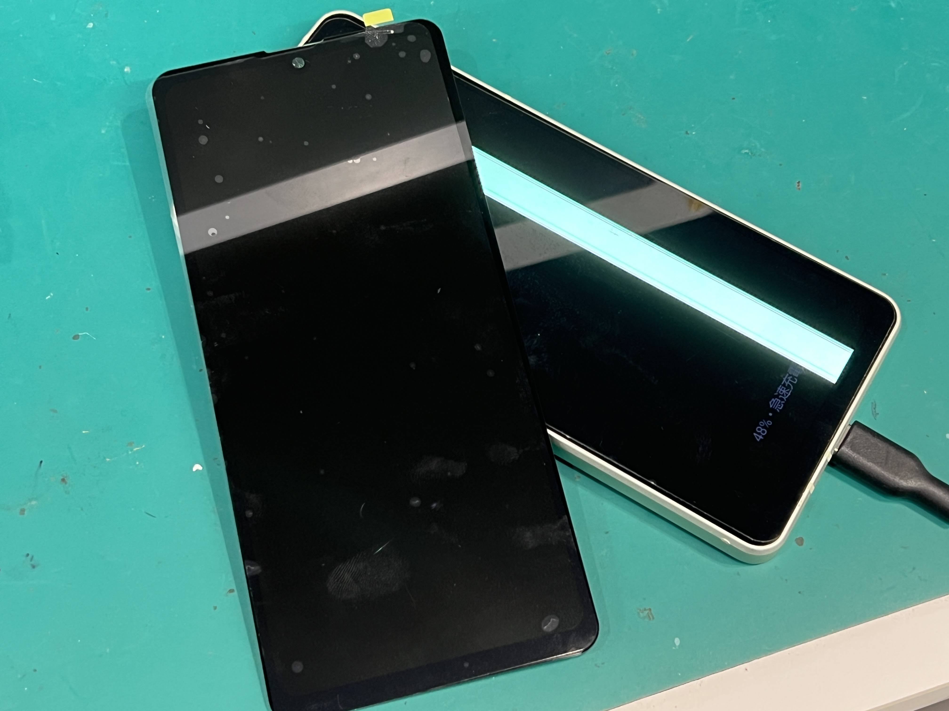 AQUOSsense8（アクオス）落下で画面に縦線…液晶交換修理を90分で対応！