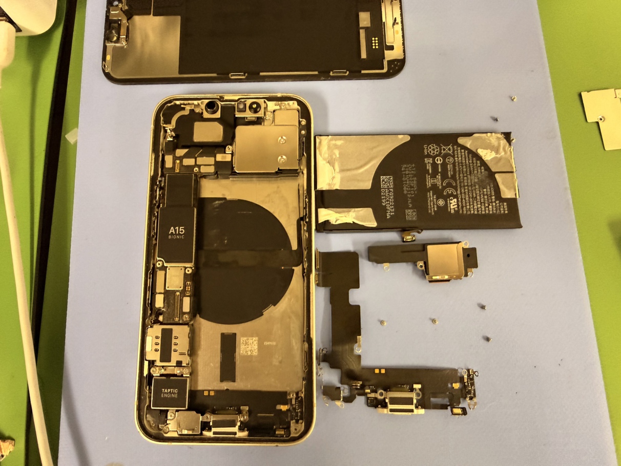 【中央林間店】iPhoneで突然の水濡れにも