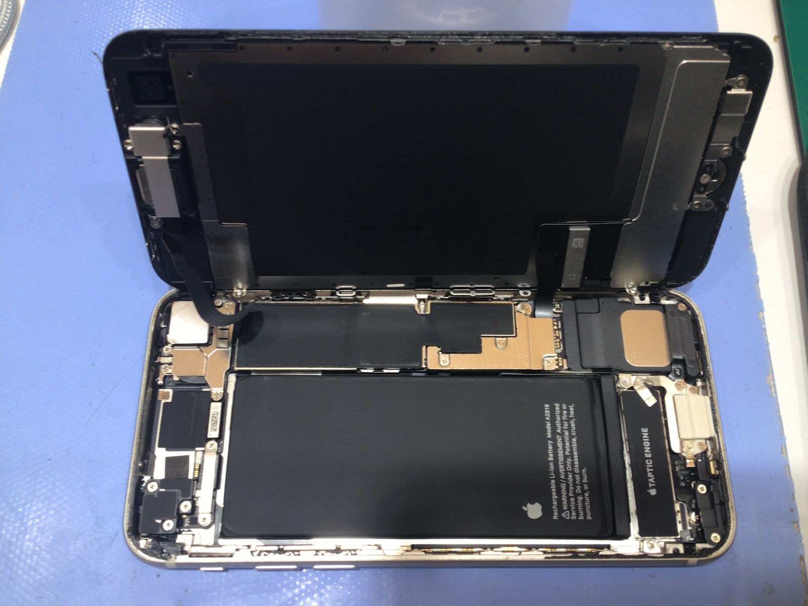 iPhoneSE2 スマホの故障・不具合は、スマホ修理工房イーアス高尾にお任せください。