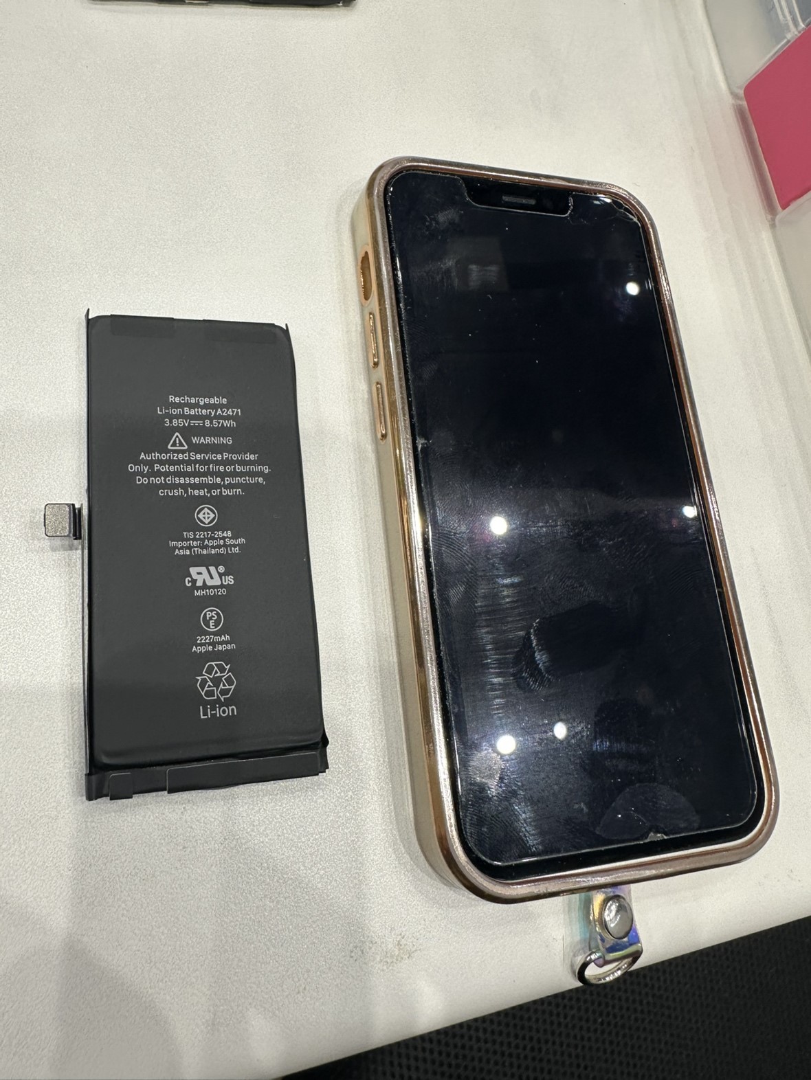 iPhone 11（アイフォン）のバッテリー交換はスマホ修理工房イオンモール福岡店で即日修理可能です！