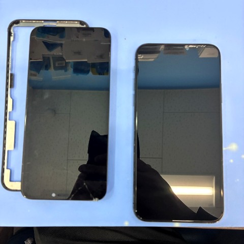 iPhone12pro パネル交換