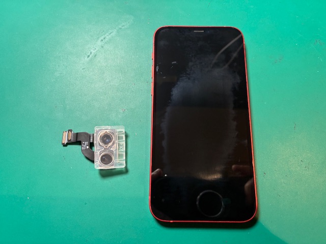 静岡県からお越しのお客様よりiPhone12のリアカメラ交換をご依頼いただきました！