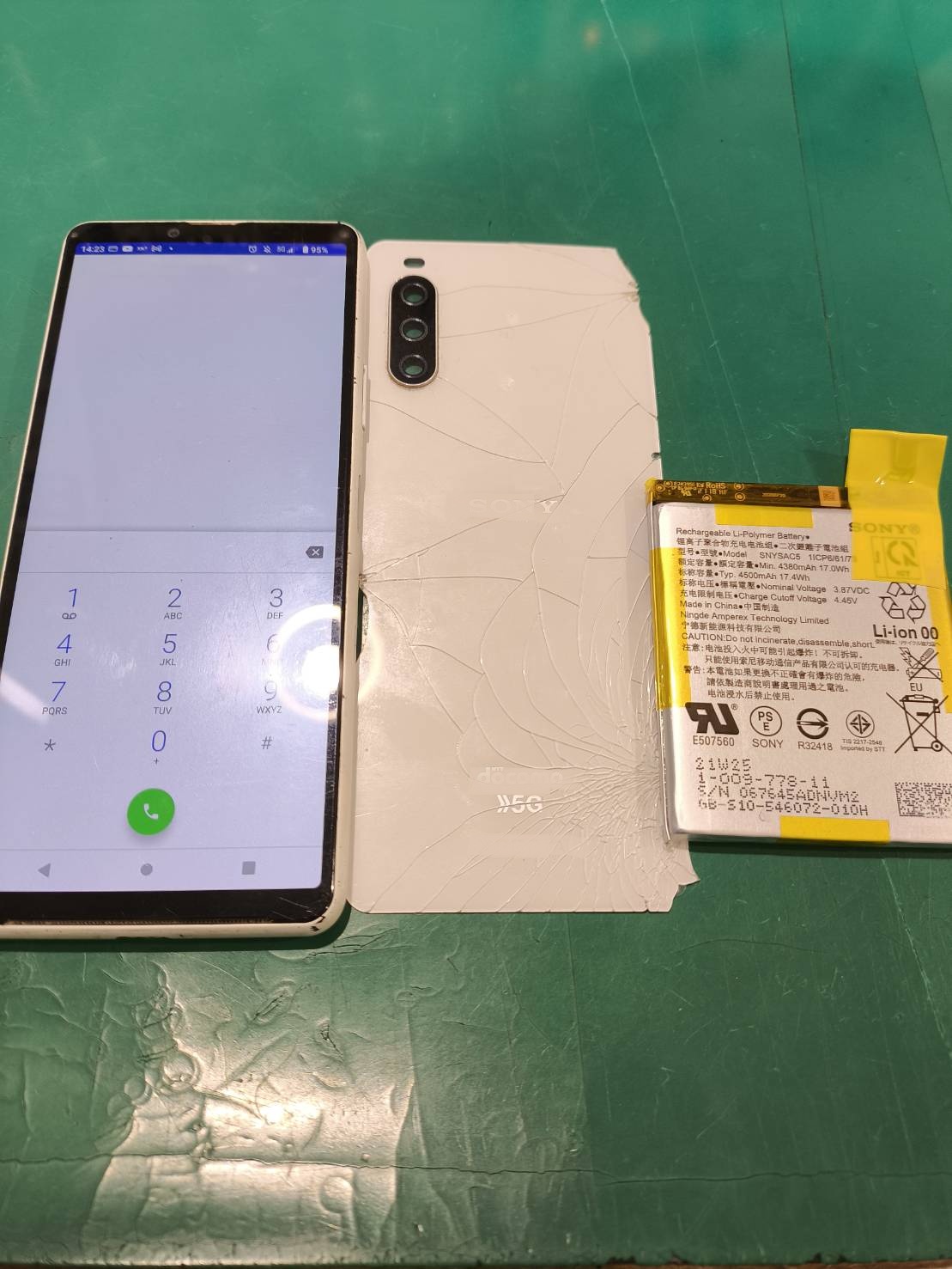 Xperia 10 III のバッテリー＋背面パネル同時交換修理