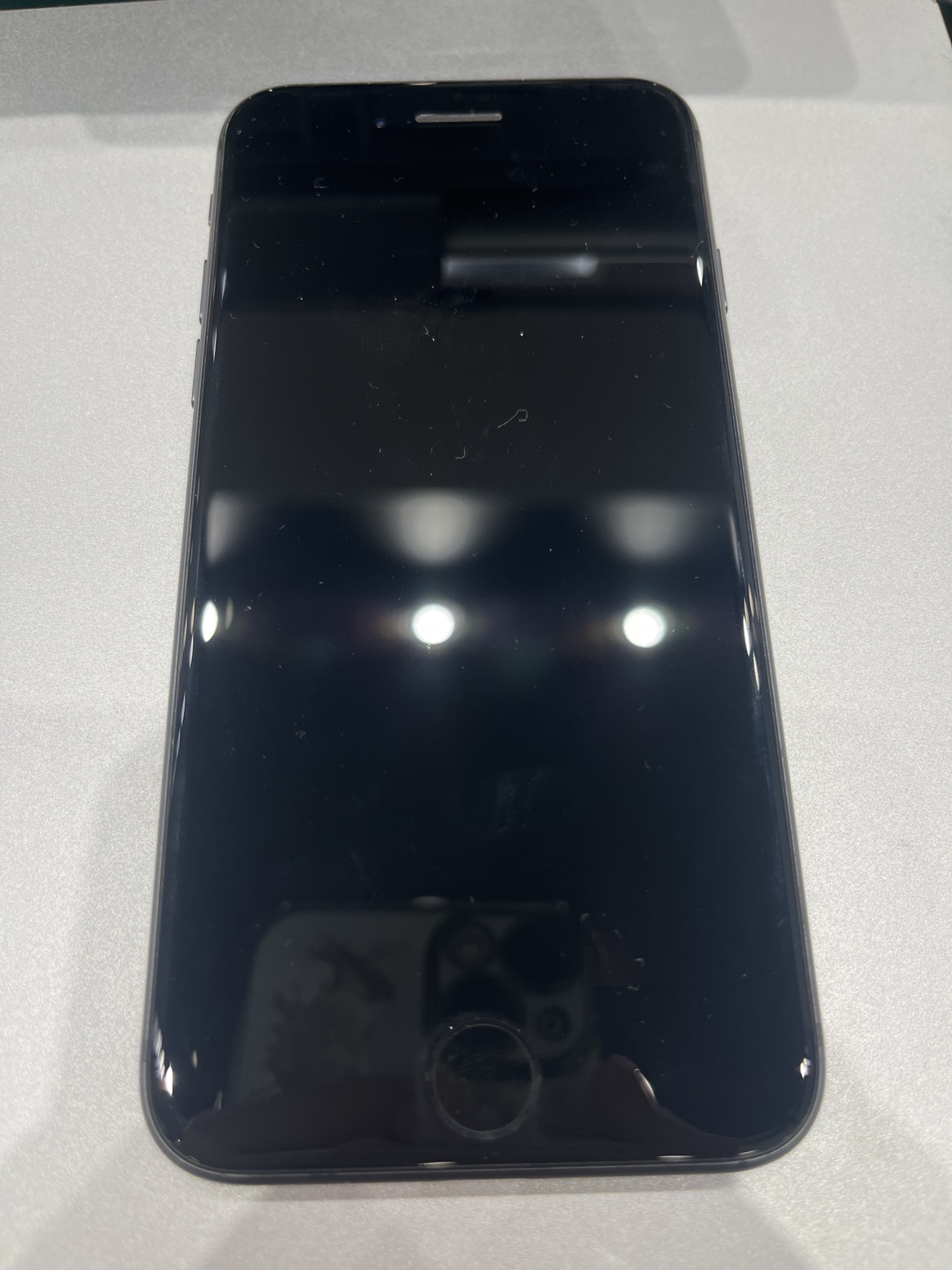 iPhone8のバッテリー交換修理ならデータそのまま、即日修理のスマホ修理工房テラスモール湘南店へ！